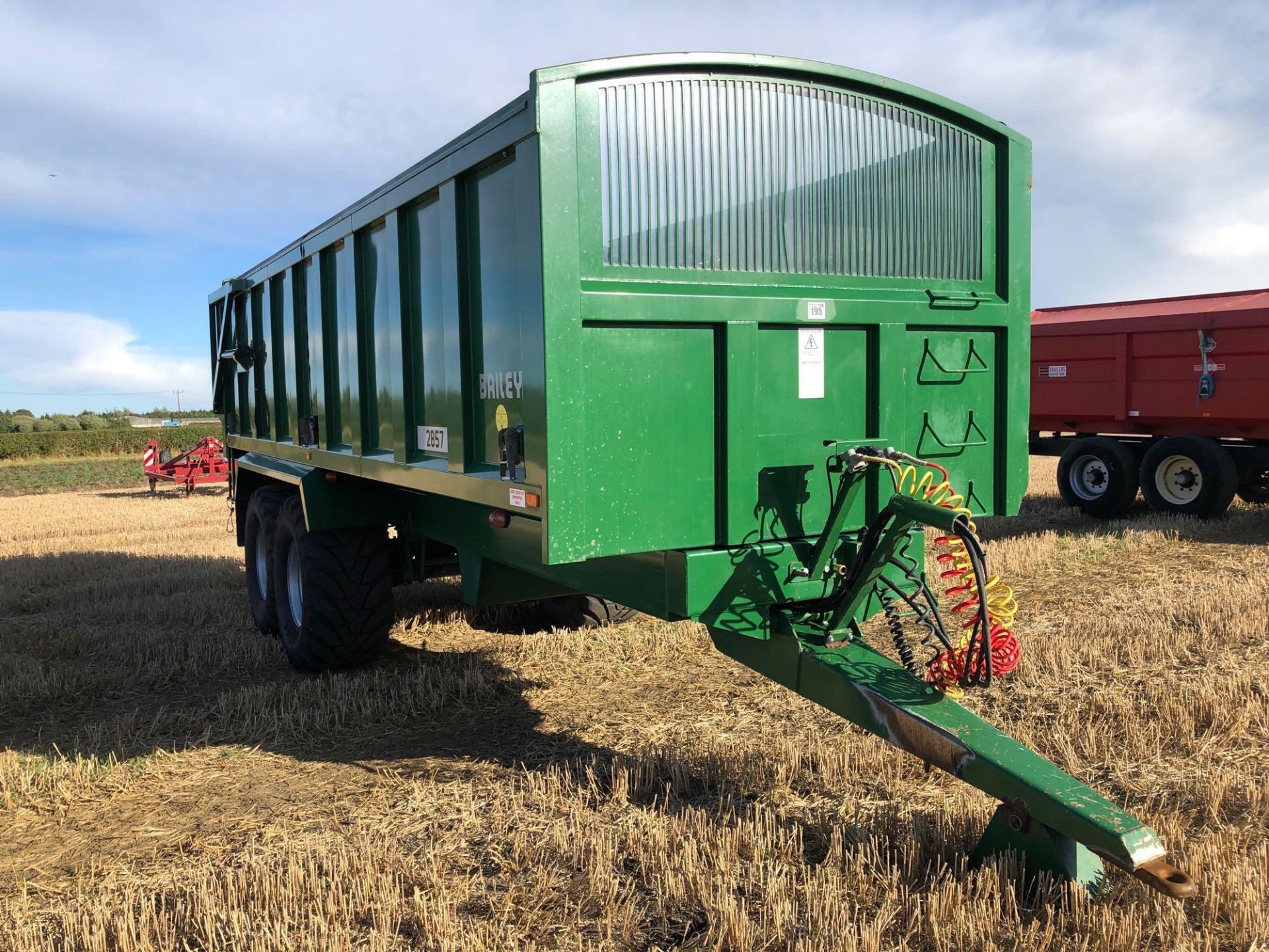 2009 Bailey 18t twin axle grain trailer with sprung drawbar, hydraulic tailgate and grain chute with - Image 4 of 13