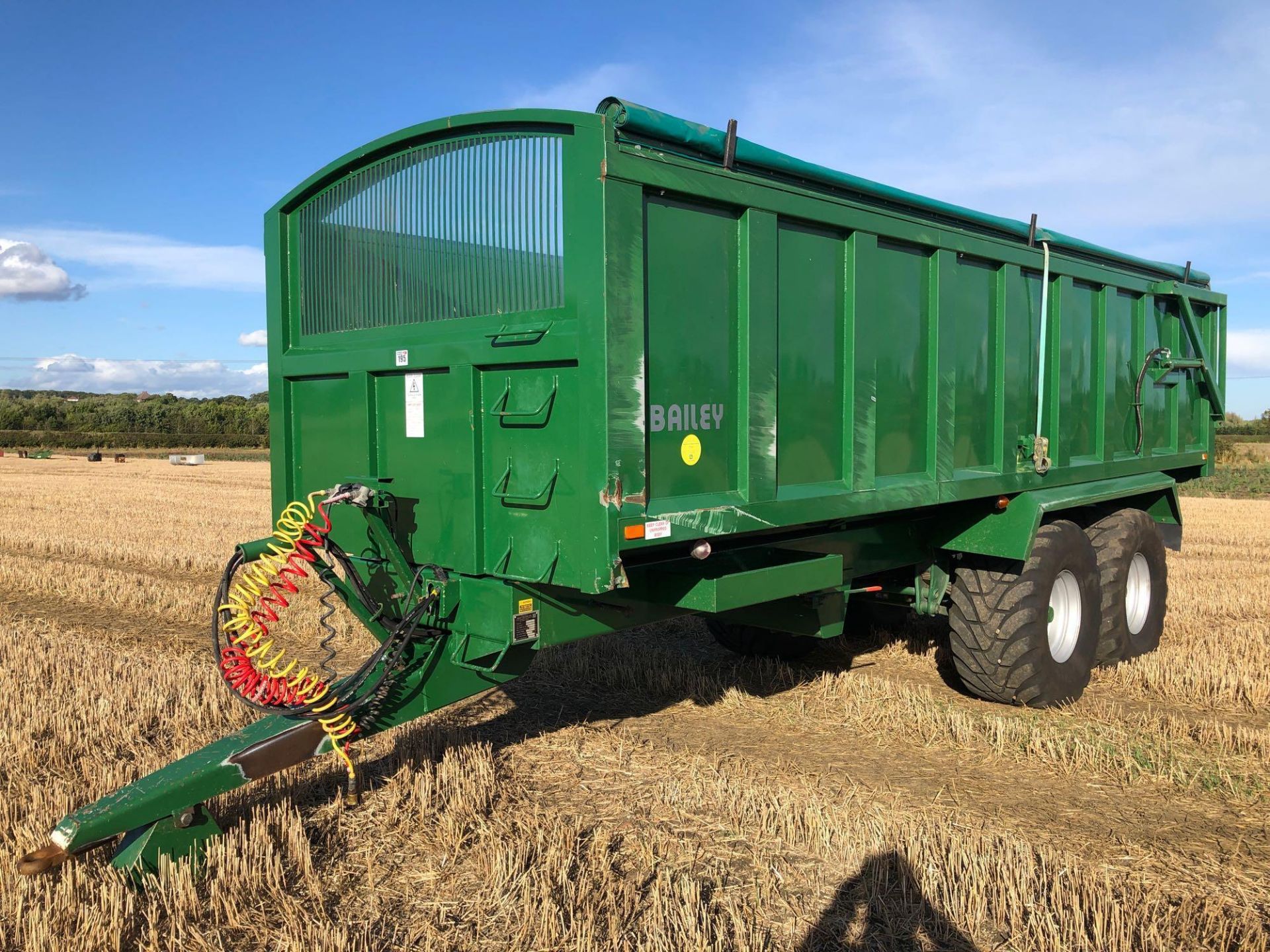 2009 Bailey 18t twin axle grain trailer with sprung drawbar, hydraulic tailgate and grain chute with - Image 3 of 13