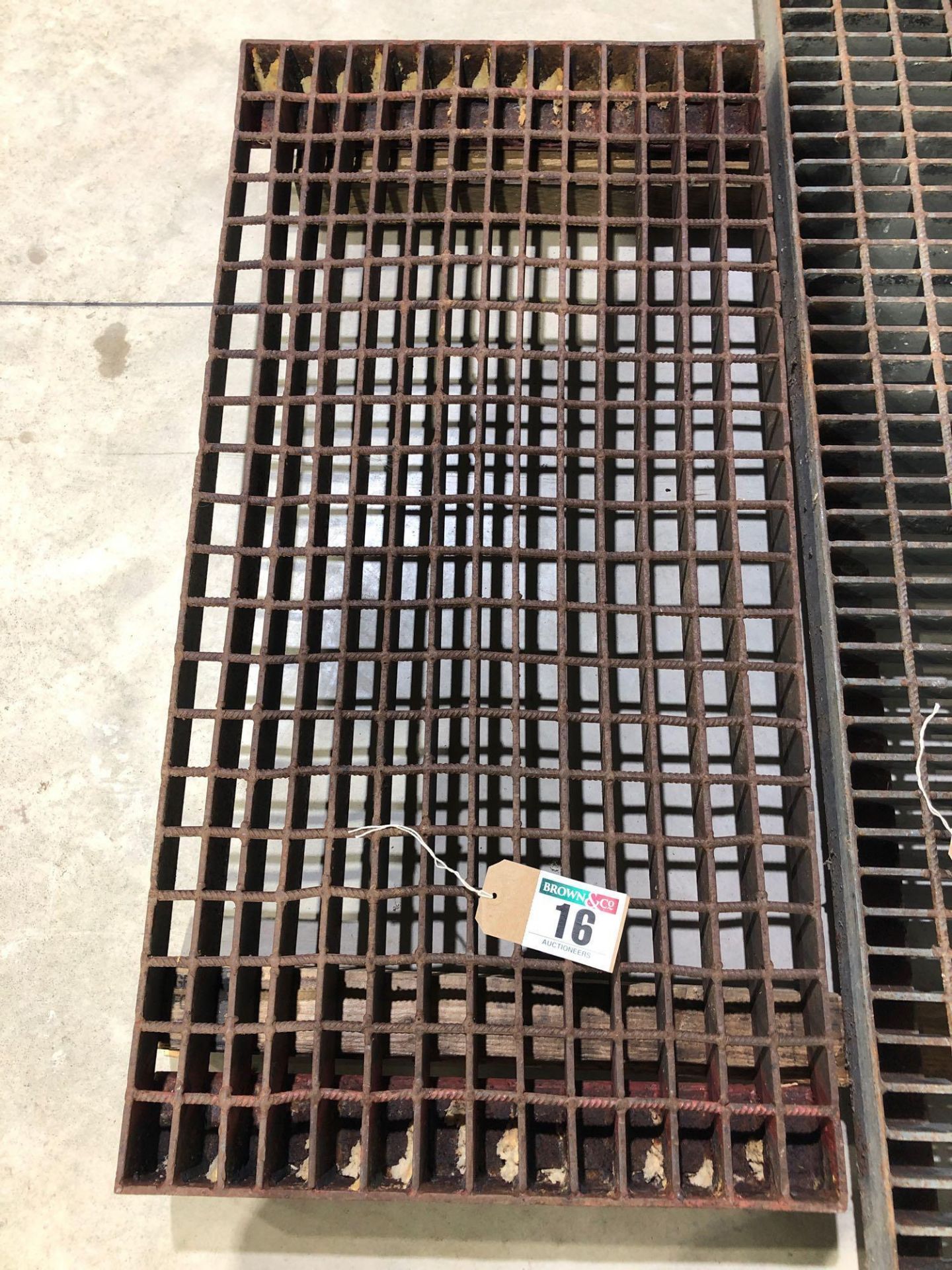 Metal drive over grid 0.55m x 1.10m