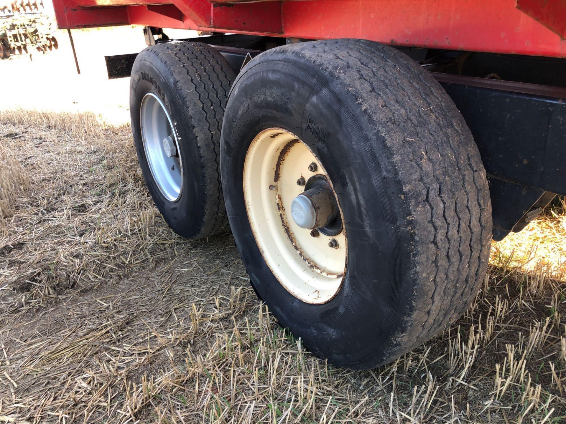 1995 AS Marston ACE FF14T twin axle grain trailer with sprung drawbar, manual tailgate and grain chu - Image 3 of 7