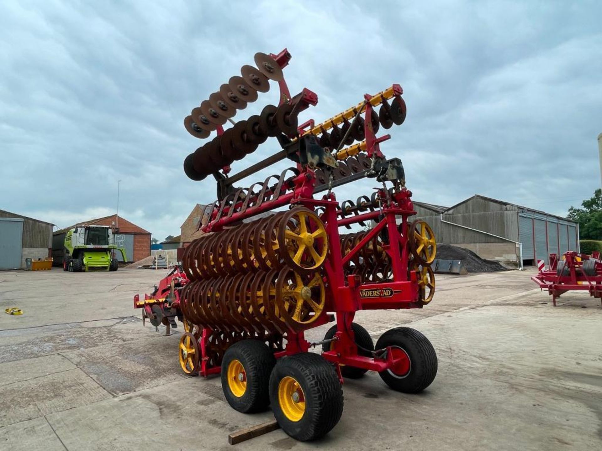 Vaderstad Rexius Twin 630 with front discs, ring packers and levelling boards. NB: Manual in office - Image 9 of 11
