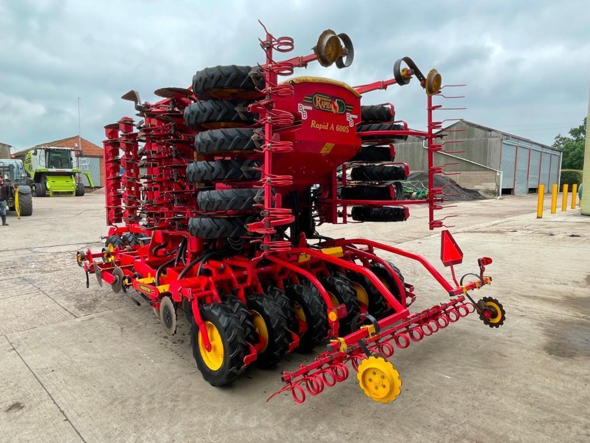 2011 Vaderstad Rapid RDA600S disc drill with wheel track eradicator tines, rear tyre packer and tram - Image 10 of 18