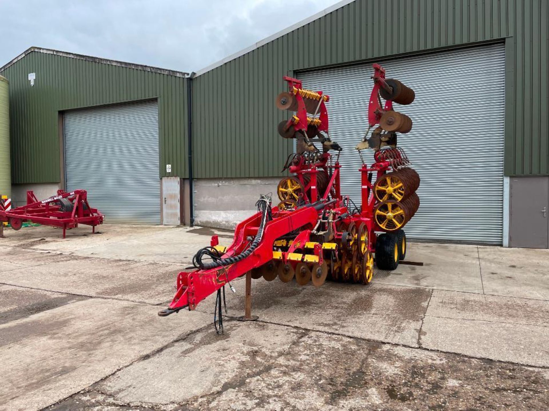 Vaderstad Rexius Twin 630 with front discs, ring packers and levelling boards. NB: Manual in office - Image 4 of 11