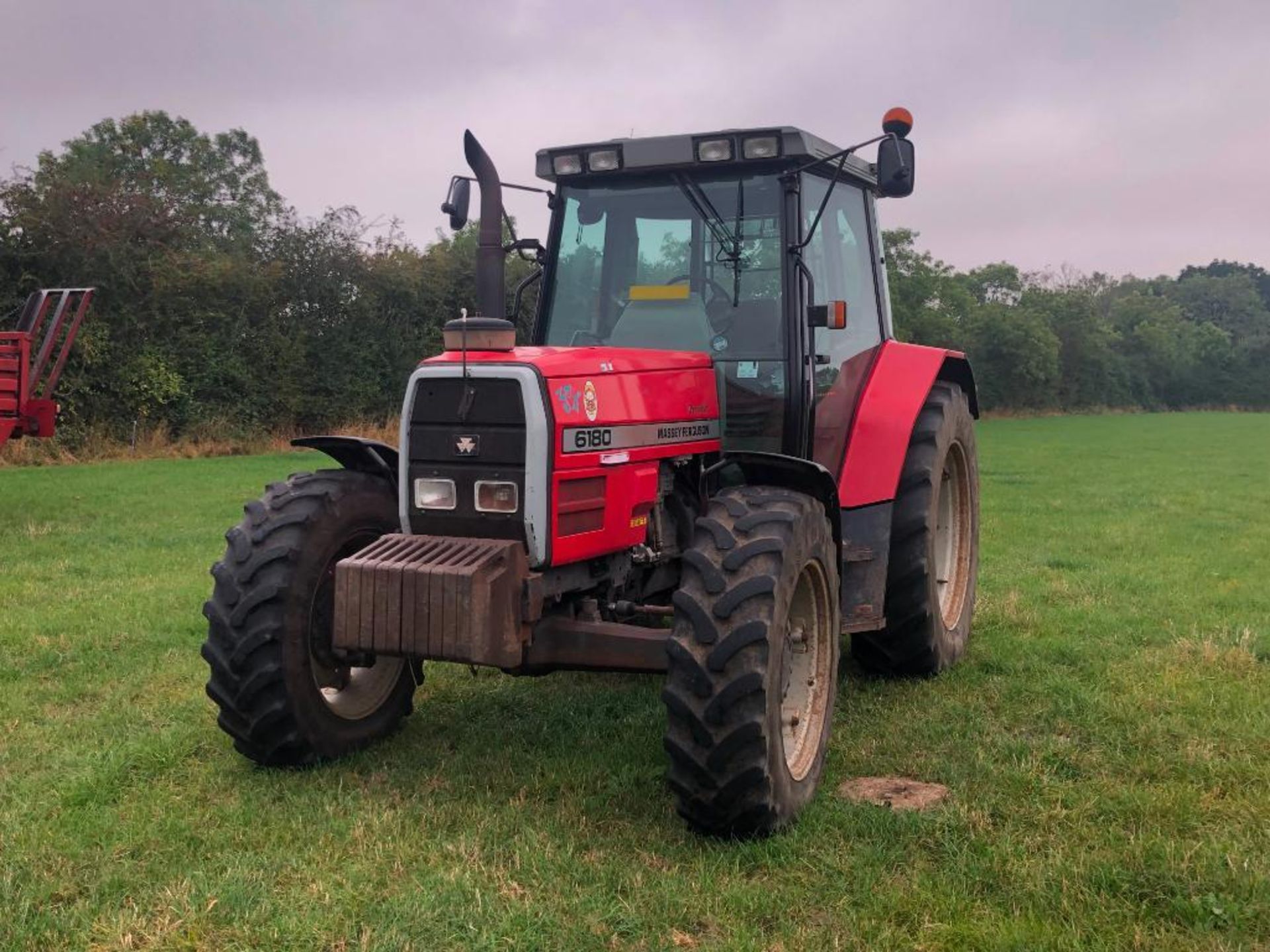 1996 Massey Ferguson 6180 Dynashift 4wd tractor with 3 manual spools and front wafer weights on 13.6 - Image 4 of 20