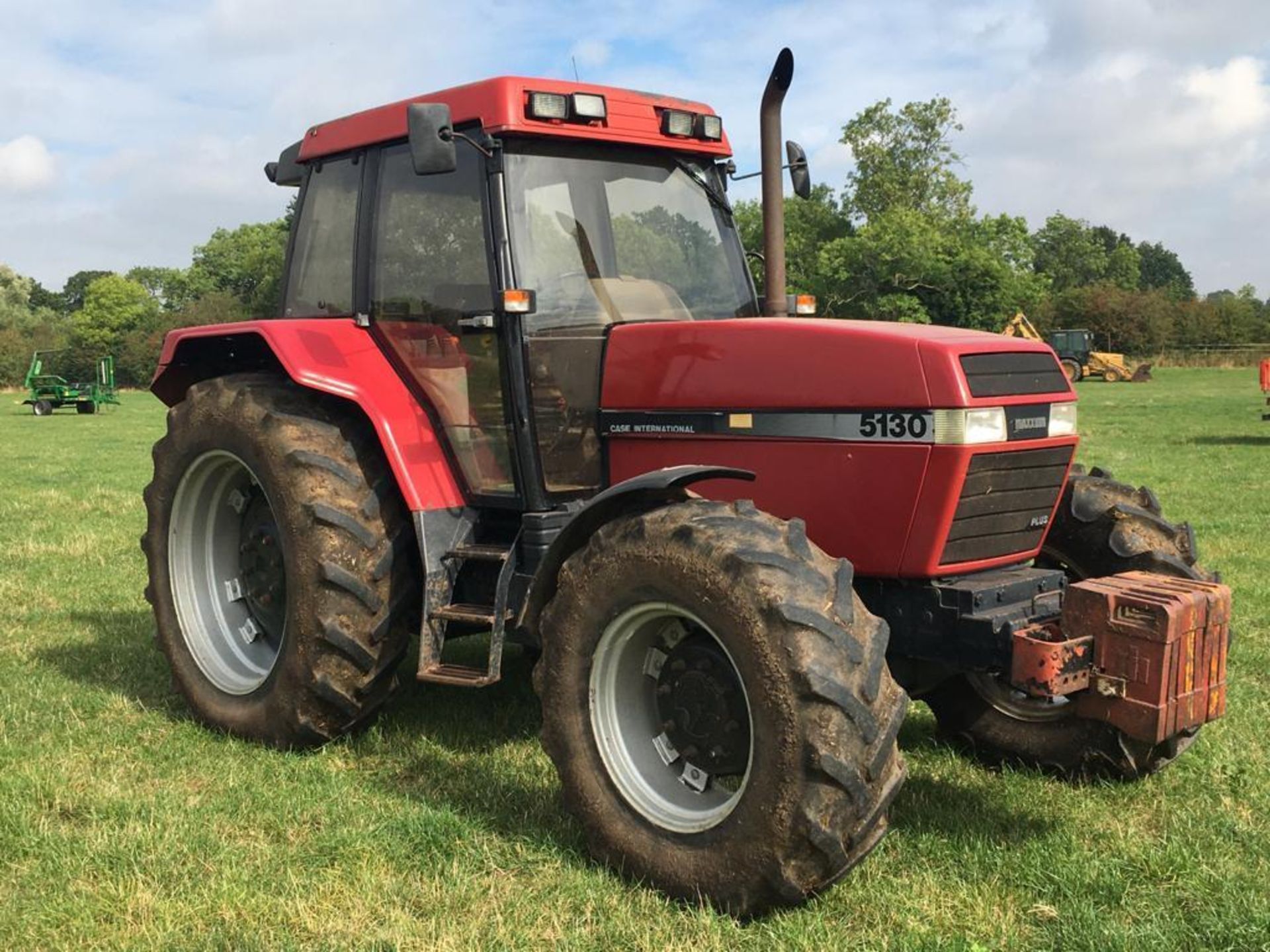 1995 Case International 5130 Maxxum Plus 4wd tractor with 2 manual spools and front wafer weights on - Image 10 of 16