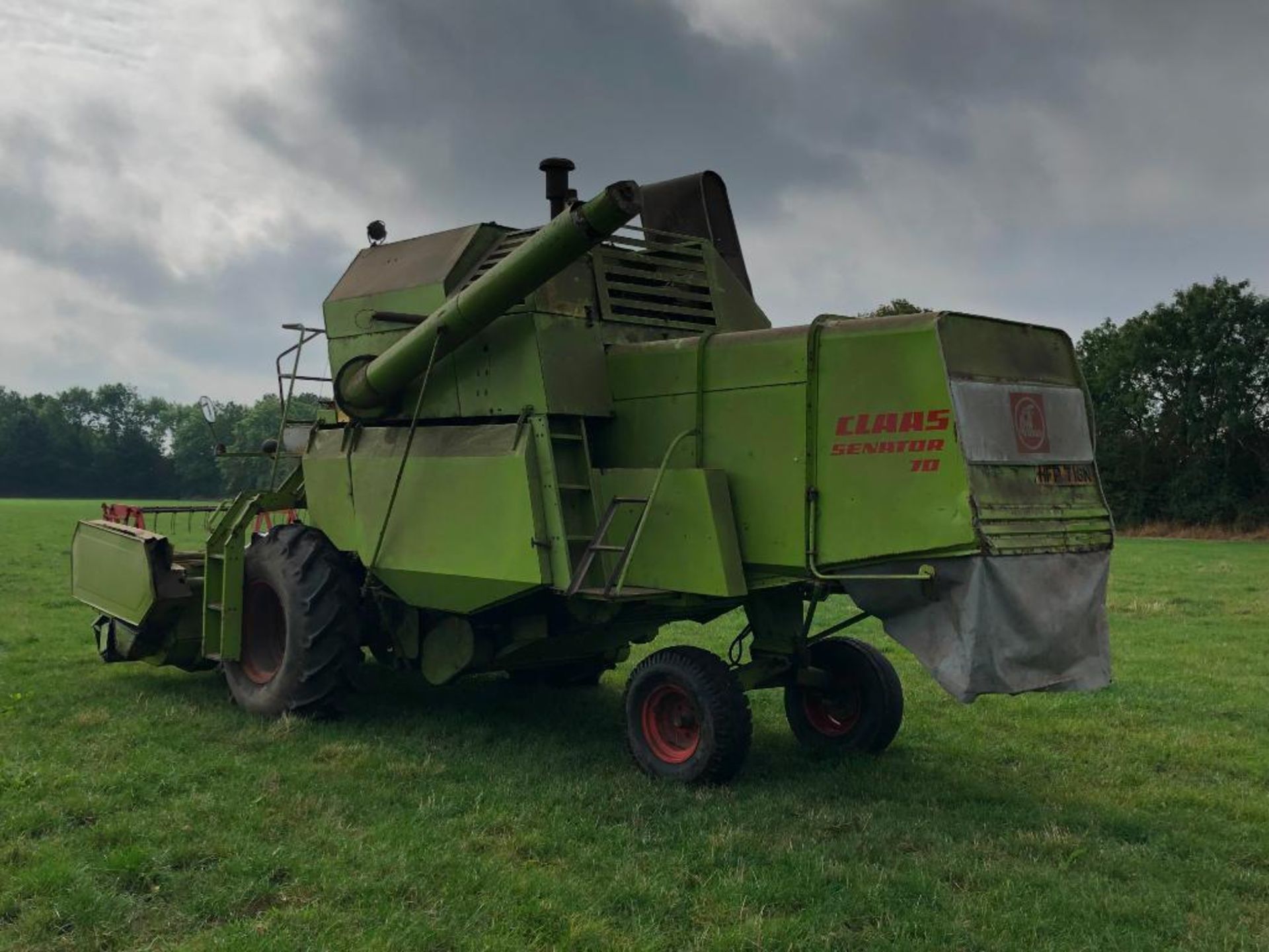 Claas Senator 70 combine harvester with 10ft header on 18.4/15-26 front wheels and tyres. No V5. Hou - Image 5 of 13