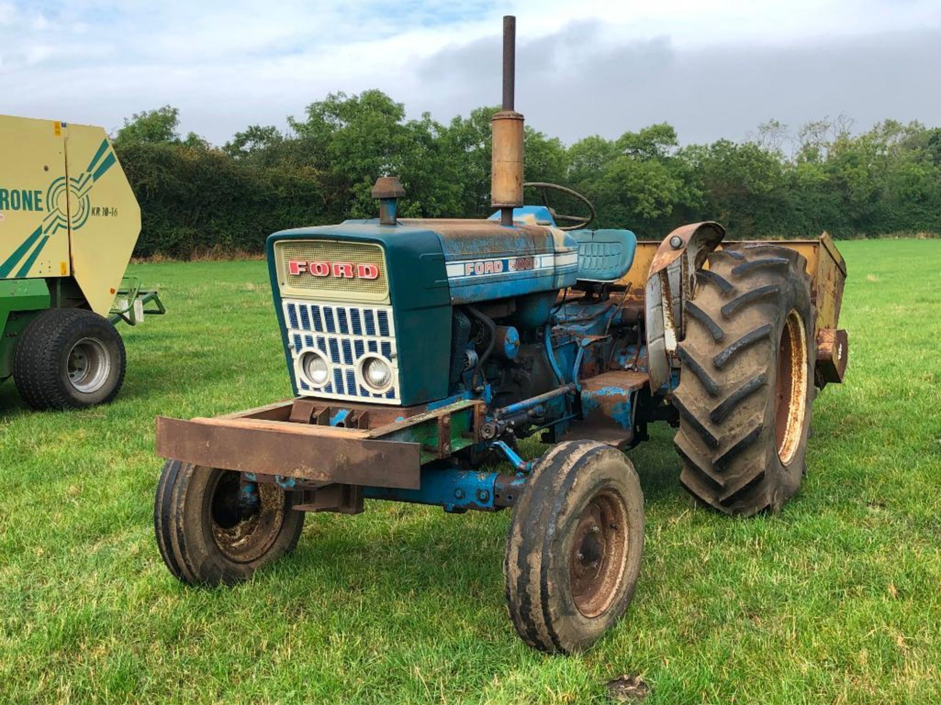 Ford 5000 2wd diesel tractor on 16.9R30 wheels and tyres. No V5. Reg No: GMA 383G. Hours: 4,026 - Image 2 of 15