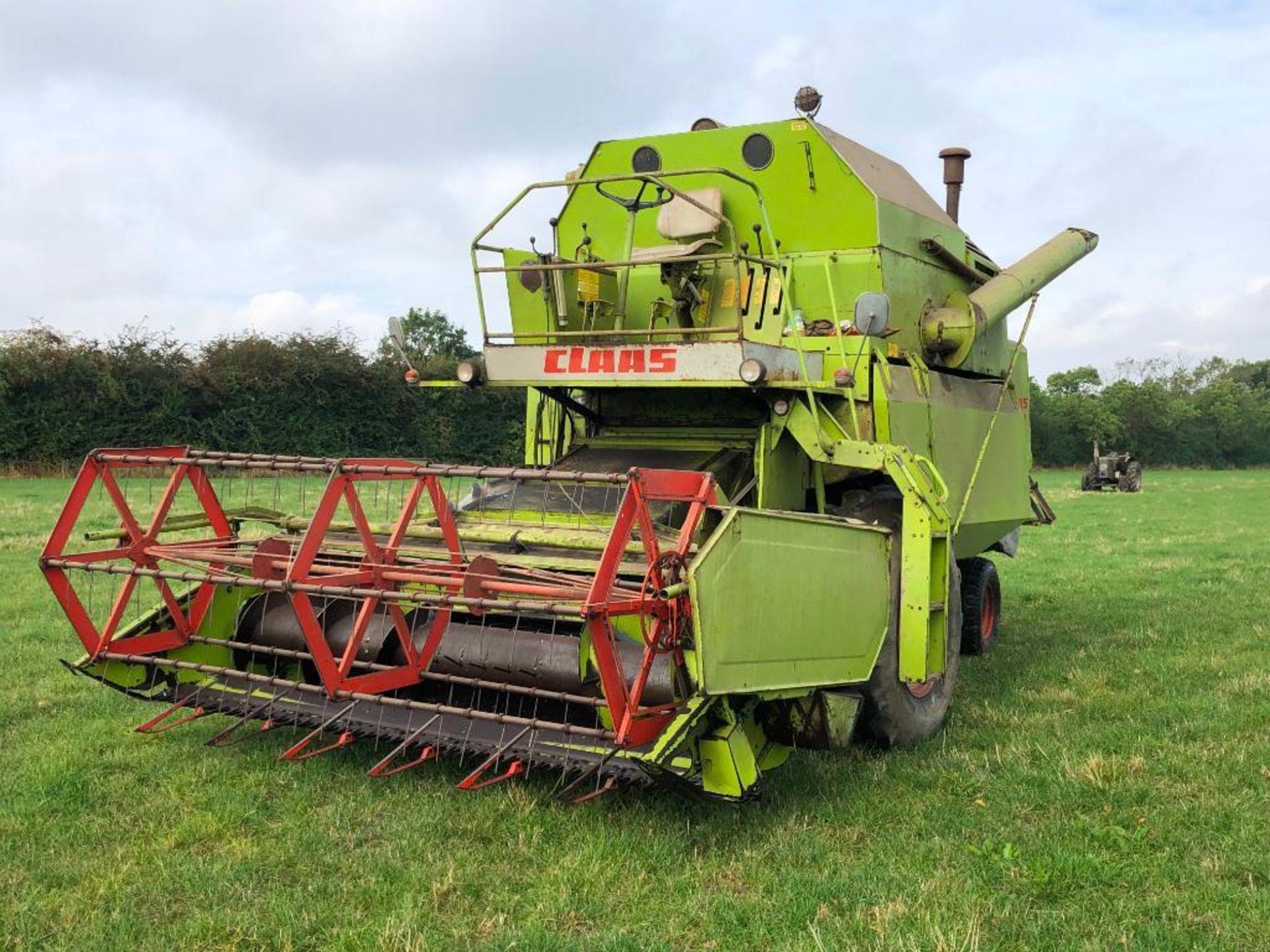 Claas Senator 70 combine harvester with 10ft header on 18.4/15-26 front wheels and tyres. No V5. Hou