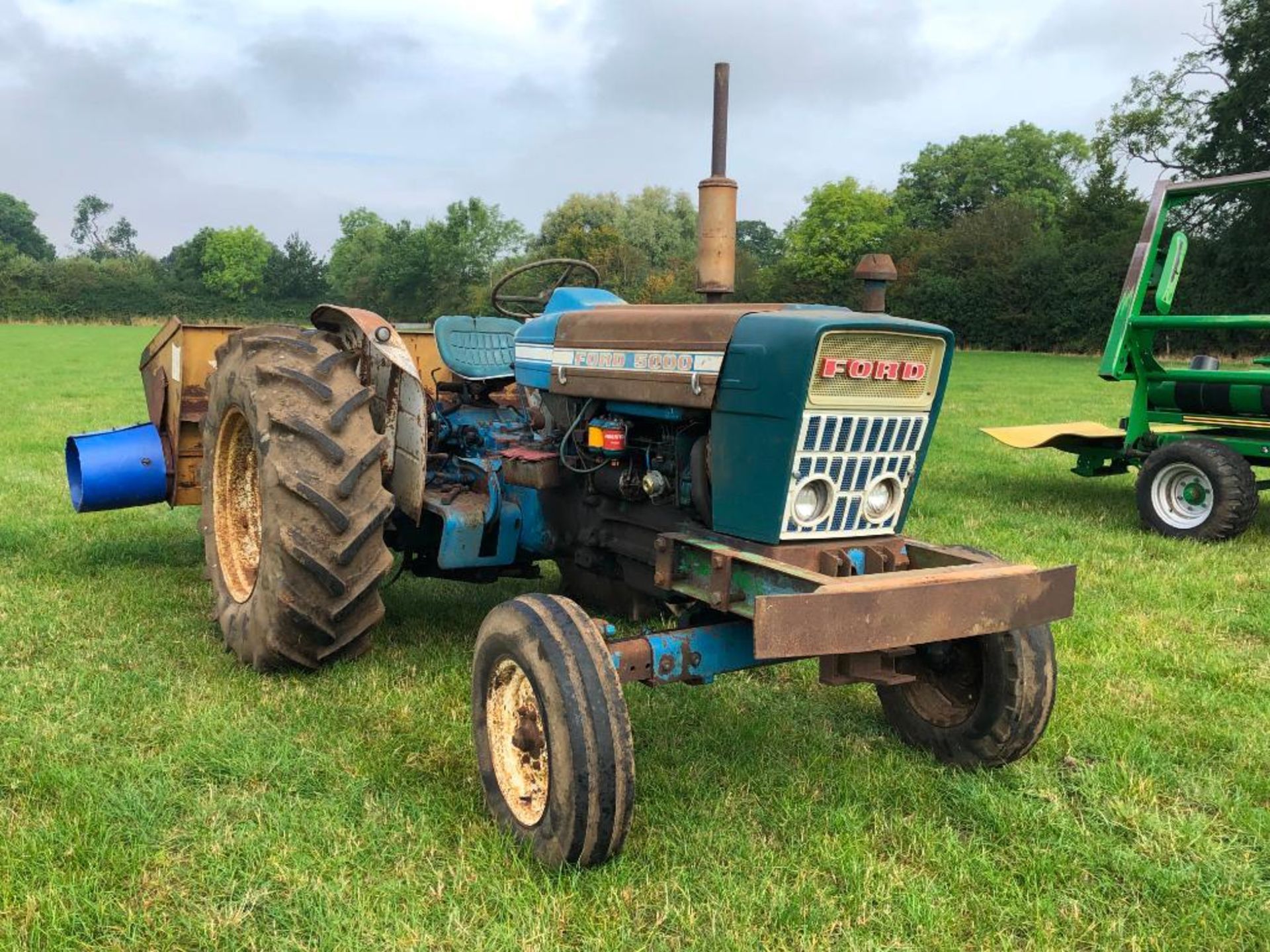 Ford 5000 2wd diesel tractor on 16.9R30 wheels and tyres. No V5. Reg No: GMA 383G. Hours: 4,026 - Image 13 of 15