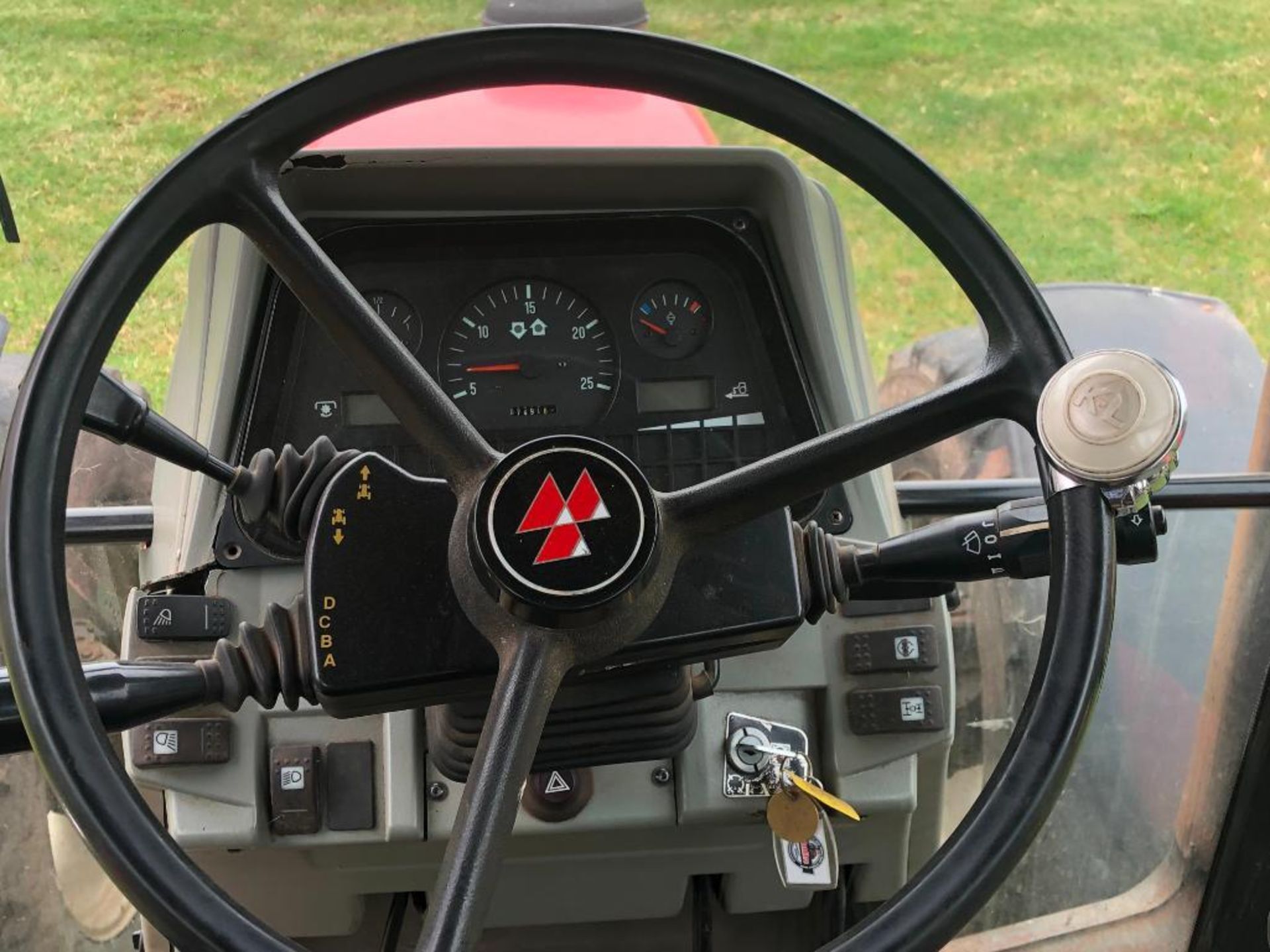 1998 Massey Ferguson 6170 Dynashift 4wd tractor with 3 manual spools on 480/65R28 front and 600/65R3 - Image 14 of 25