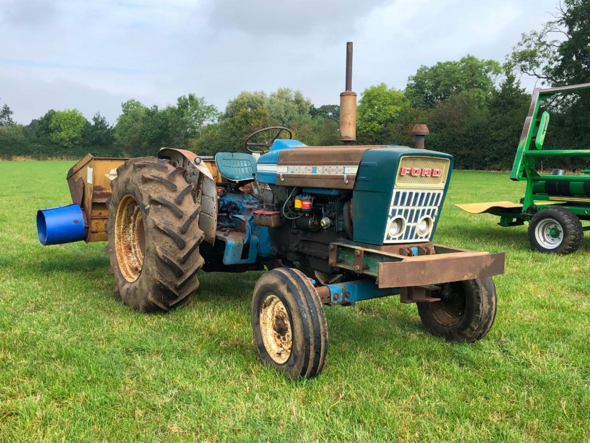 Ford 5000 2wd diesel tractor on 16.9R30 wheels and tyres. No V5. Reg No: GMA 383G. Hours: 4,026 - Image 5 of 15