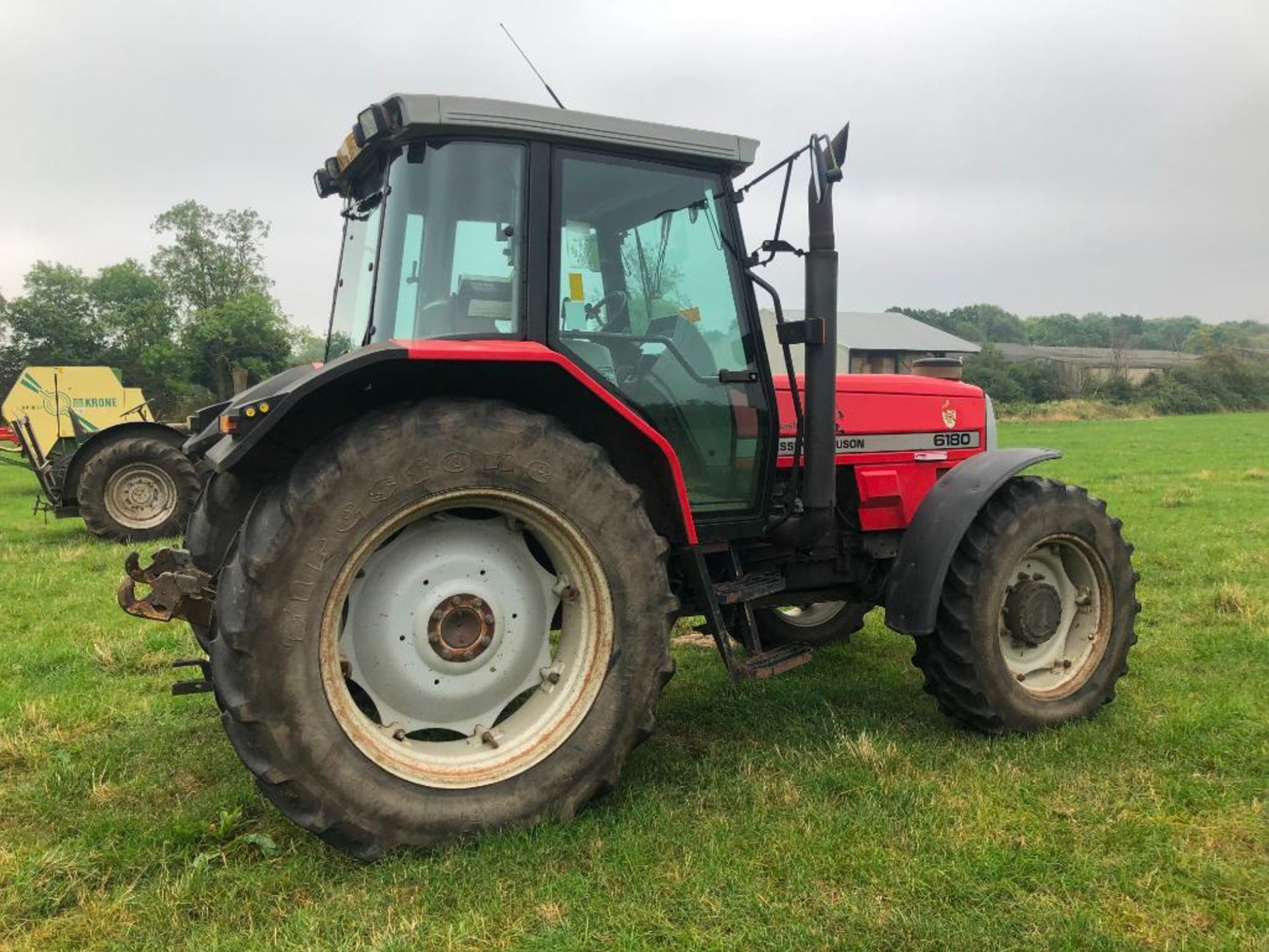 1996 Massey Ferguson 6180 Dynashift 4wd tractor with 3 manual spools and front wafer weights on 13.6 - Image 8 of 20