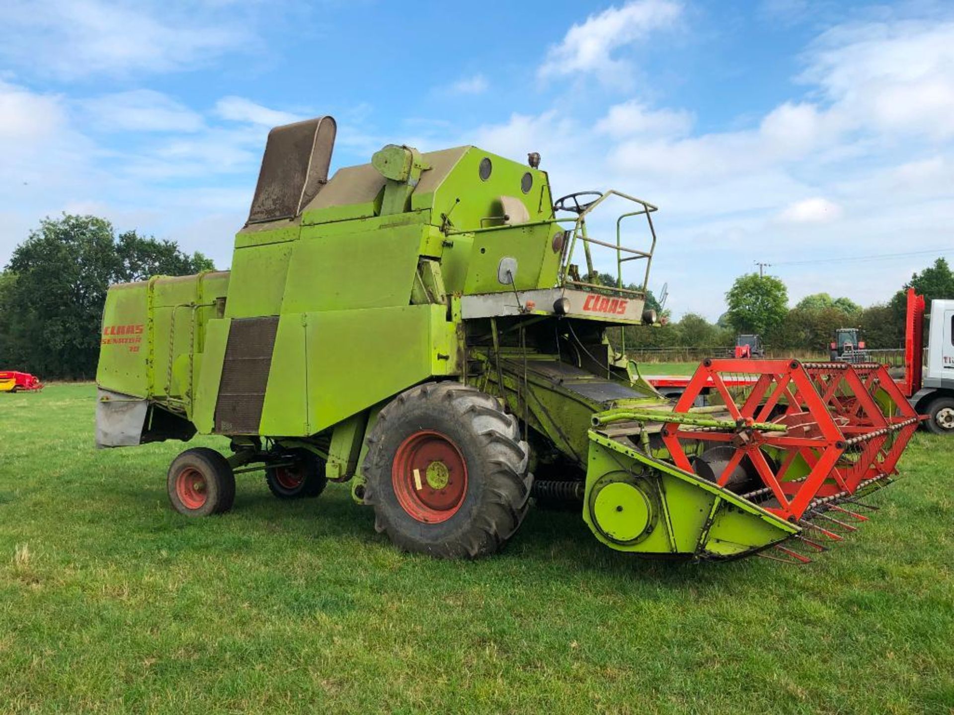 Claas Senator 70 combine harvester with 10ft header on 18.4/15-26 front wheels and tyres. No V5. Hou - Image 3 of 13