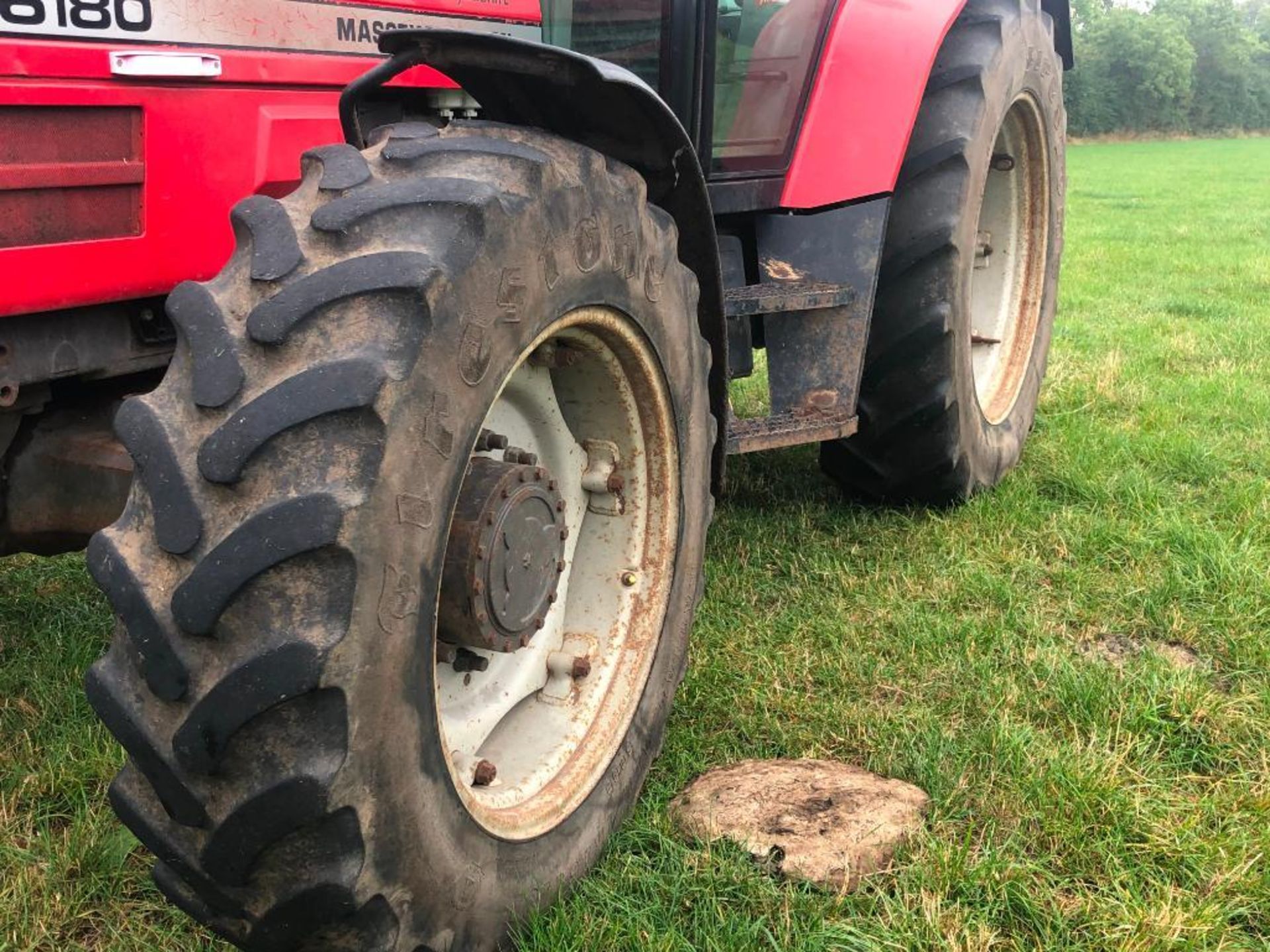 1996 Massey Ferguson 6180 Dynashift 4wd tractor with 3 manual spools and front wafer weights on 13.6 - Image 12 of 20