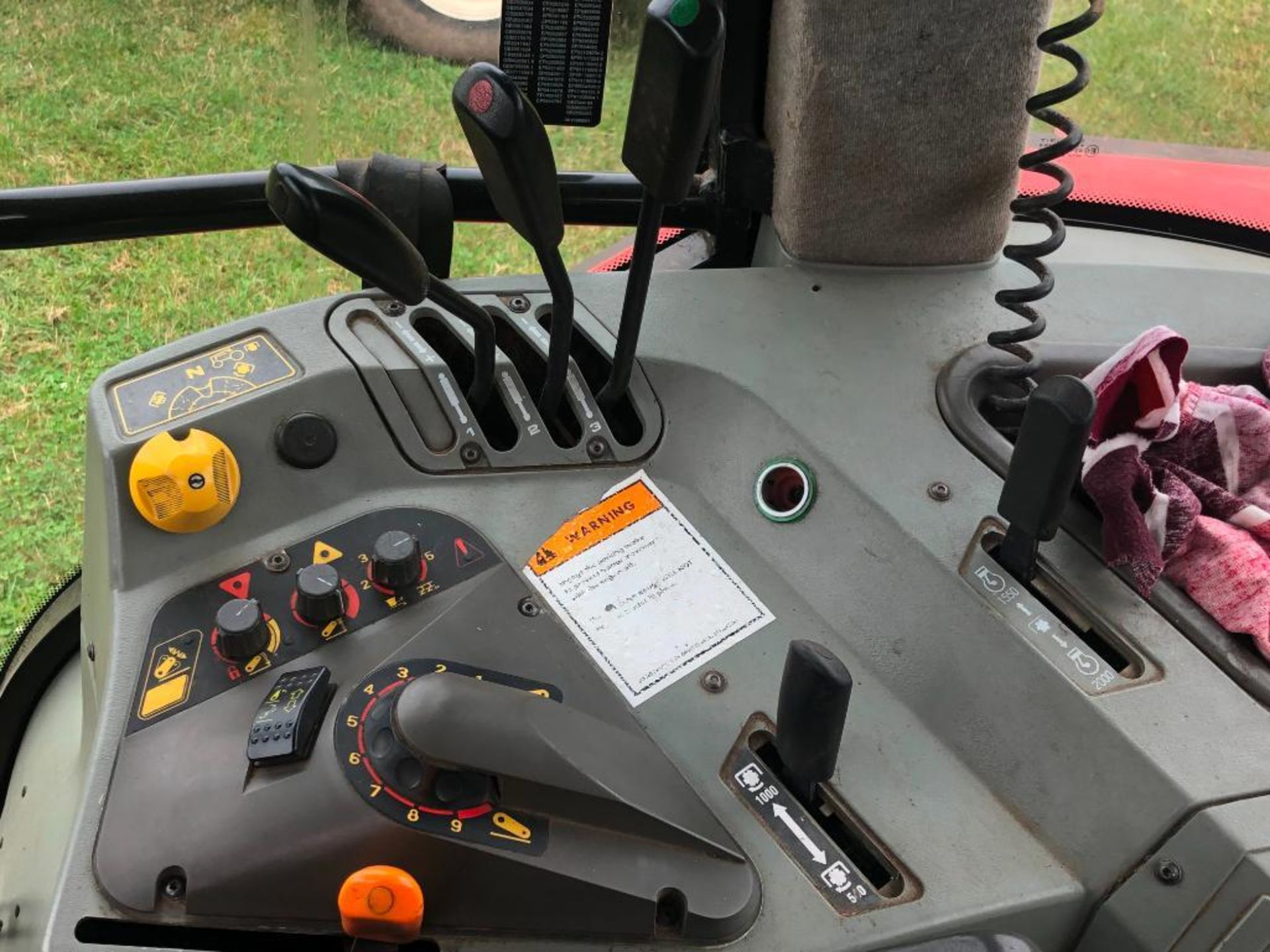 1998 Massey Ferguson 6170 Dynashift 4wd tractor with 3 manual spools on 480/65R28 front and 600/65R3 - Image 13 of 25