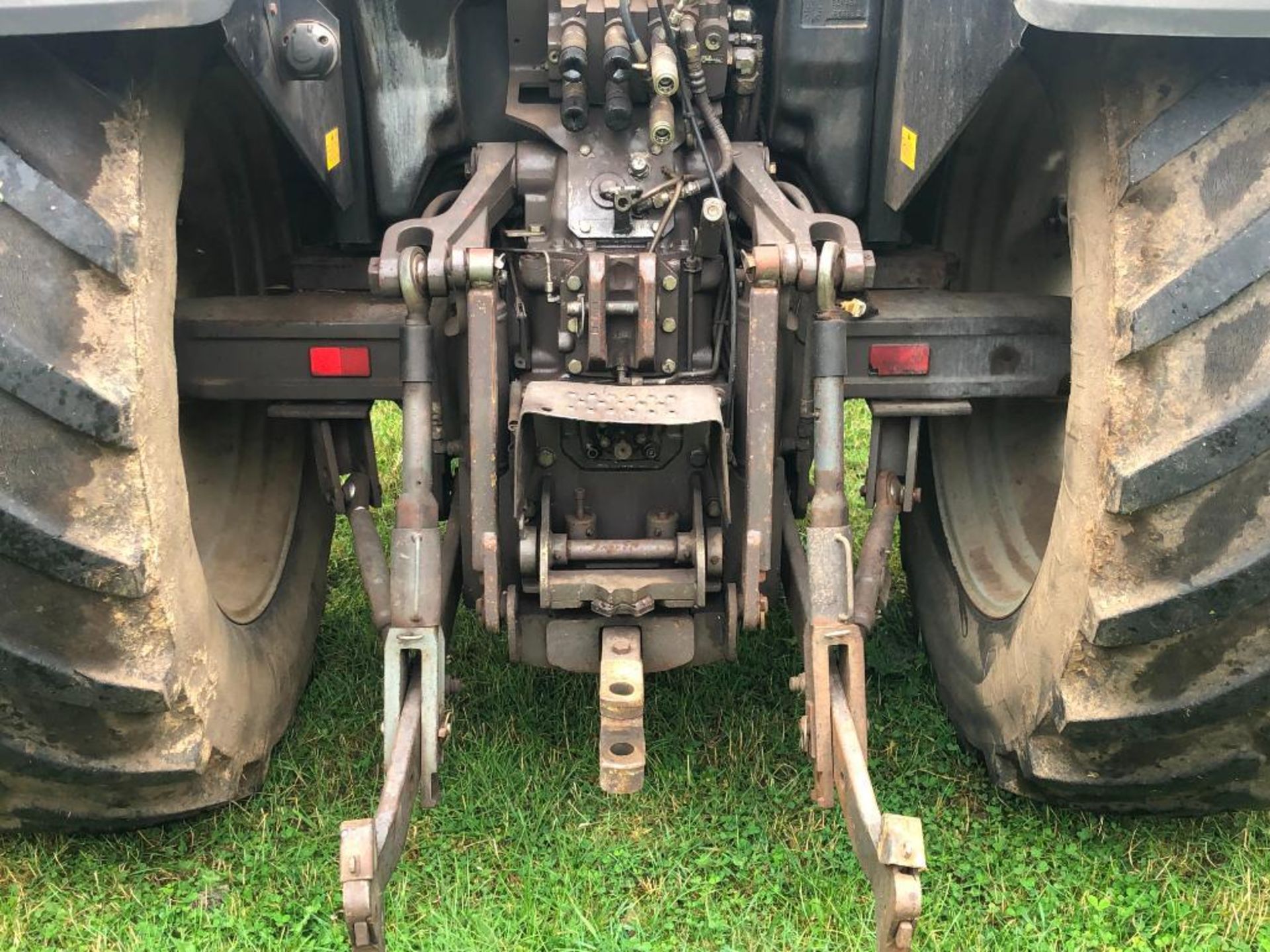 1998 Massey Ferguson 6170 Dynashift 4wd tractor with 3 manual spools on 480/65R28 front and 600/65R3 - Image 12 of 25