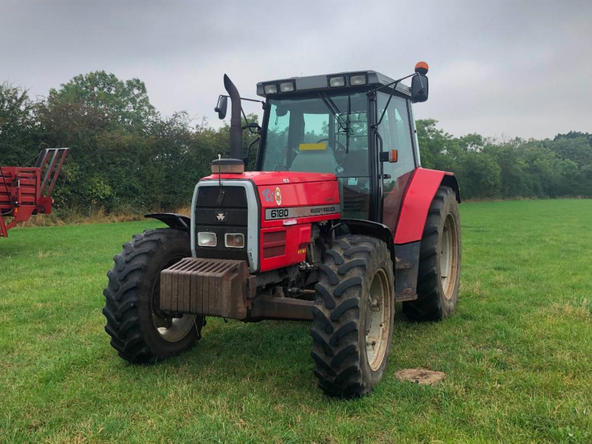 1996 Massey Ferguson 6180 Dynashift 4wd tractor with 3 manual spools and front wafer weights on 13.6 - Image 2 of 20