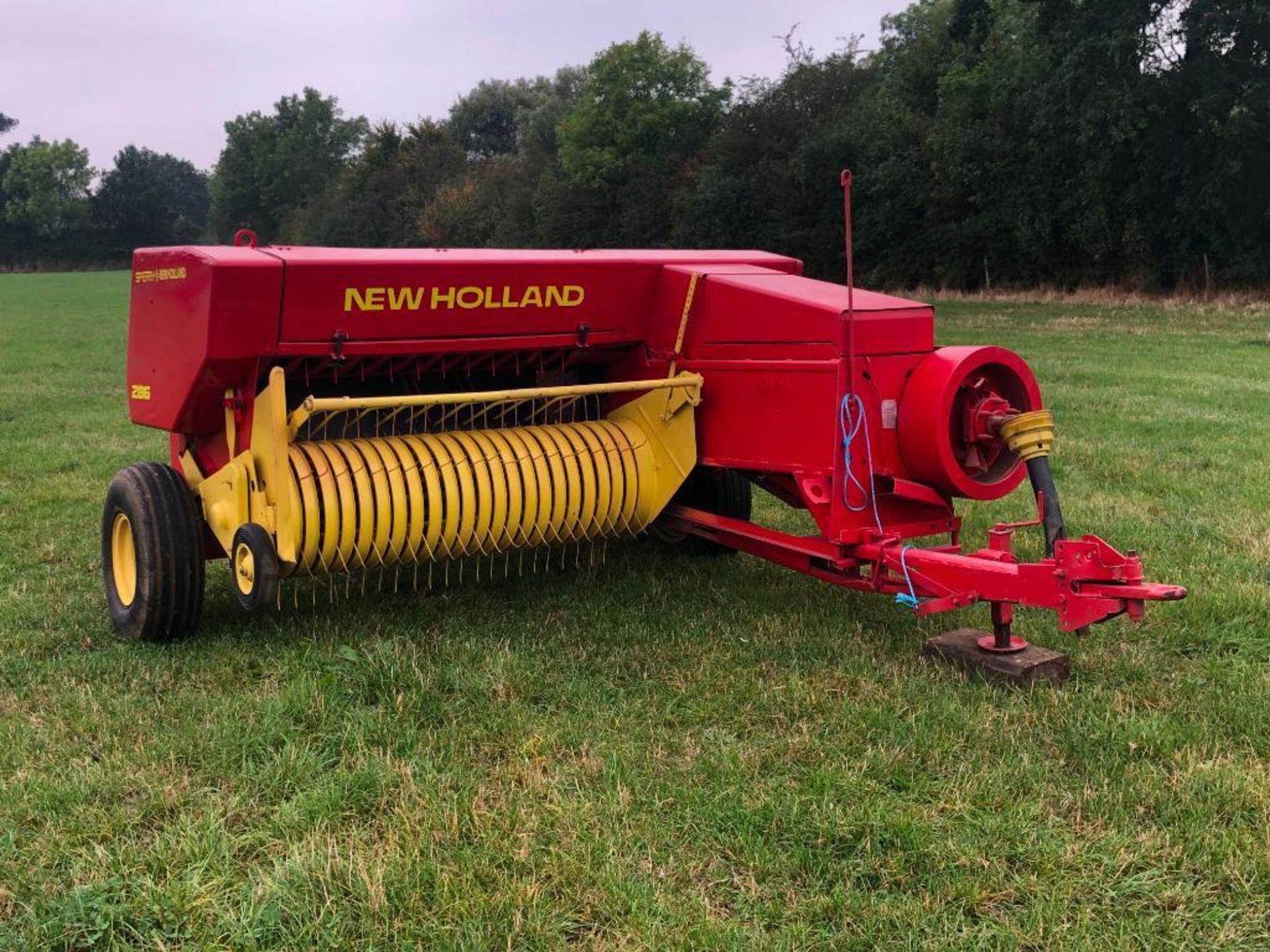 New Holland 286 Super Hayliner conventional baler. Serial No: B286T3520 - Image 2 of 2