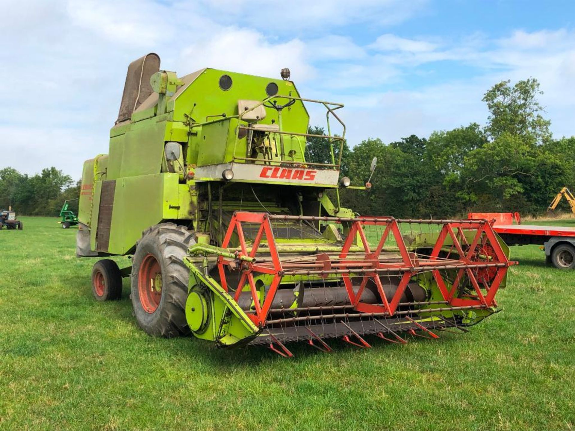 Claas Senator 70 combine harvester with 10ft header on 18.4/15-26 front wheels and tyres. No V5. Hou - Image 9 of 13