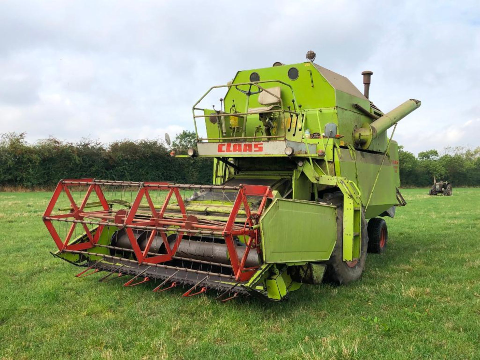 Claas Senator 70 combine harvester with 10ft header on 18.4/15-26 front wheels and tyres. No V5. Hou - Image 7 of 13