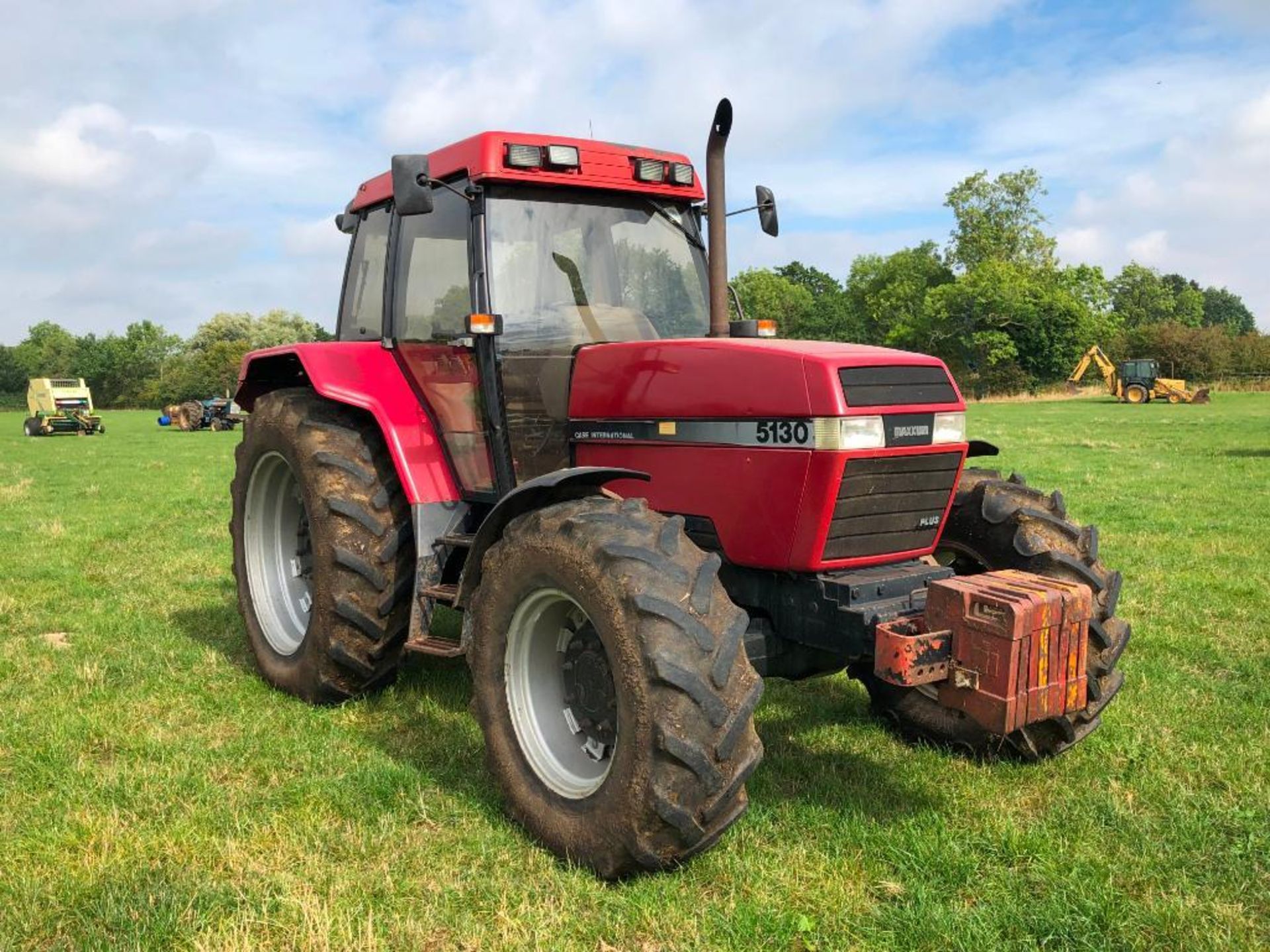 1995 Case International 5130 Maxxum Plus 4wd tractor with 2 manual spools and front wafer weights on - Image 3 of 16