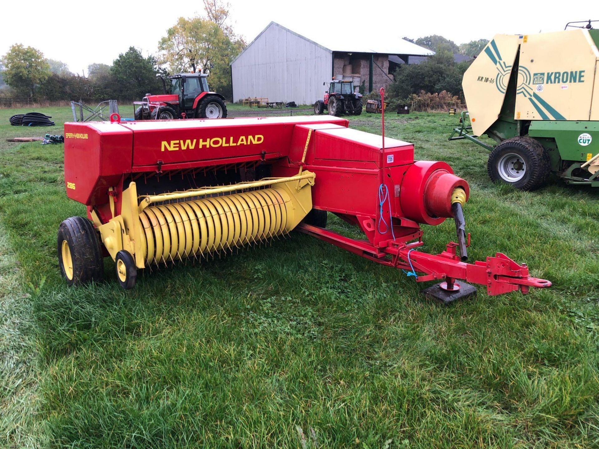 New Holland 286 Super Hayliner conventional baler. Serial No: B286T3520