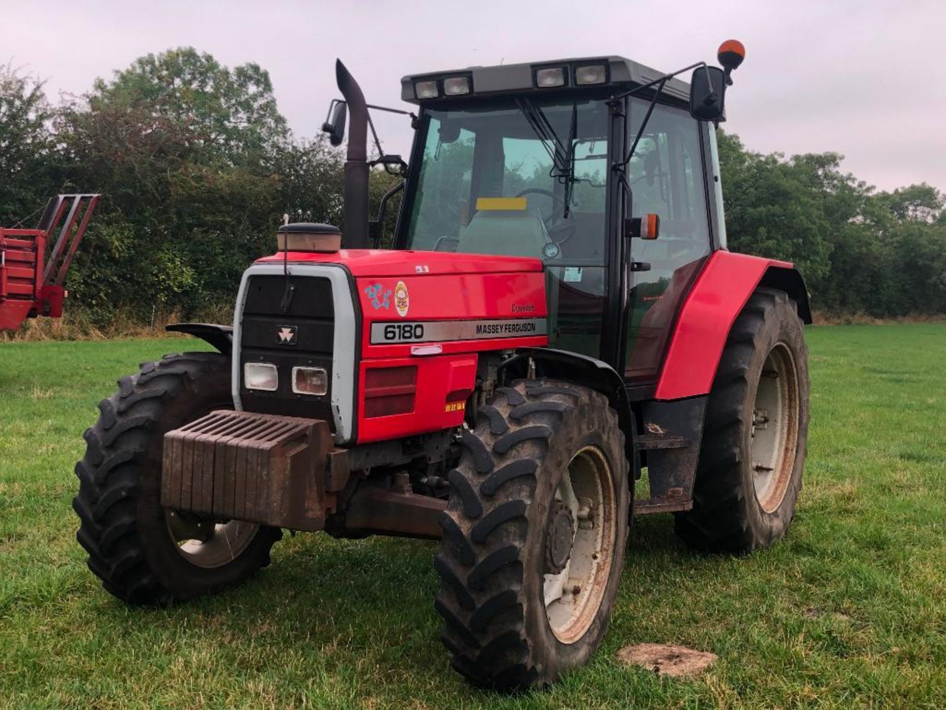 1996 Massey Ferguson 6180 Dynashift 4wd tractor with 3 manual spools and front wafer weights on 13.6 - Image 18 of 20