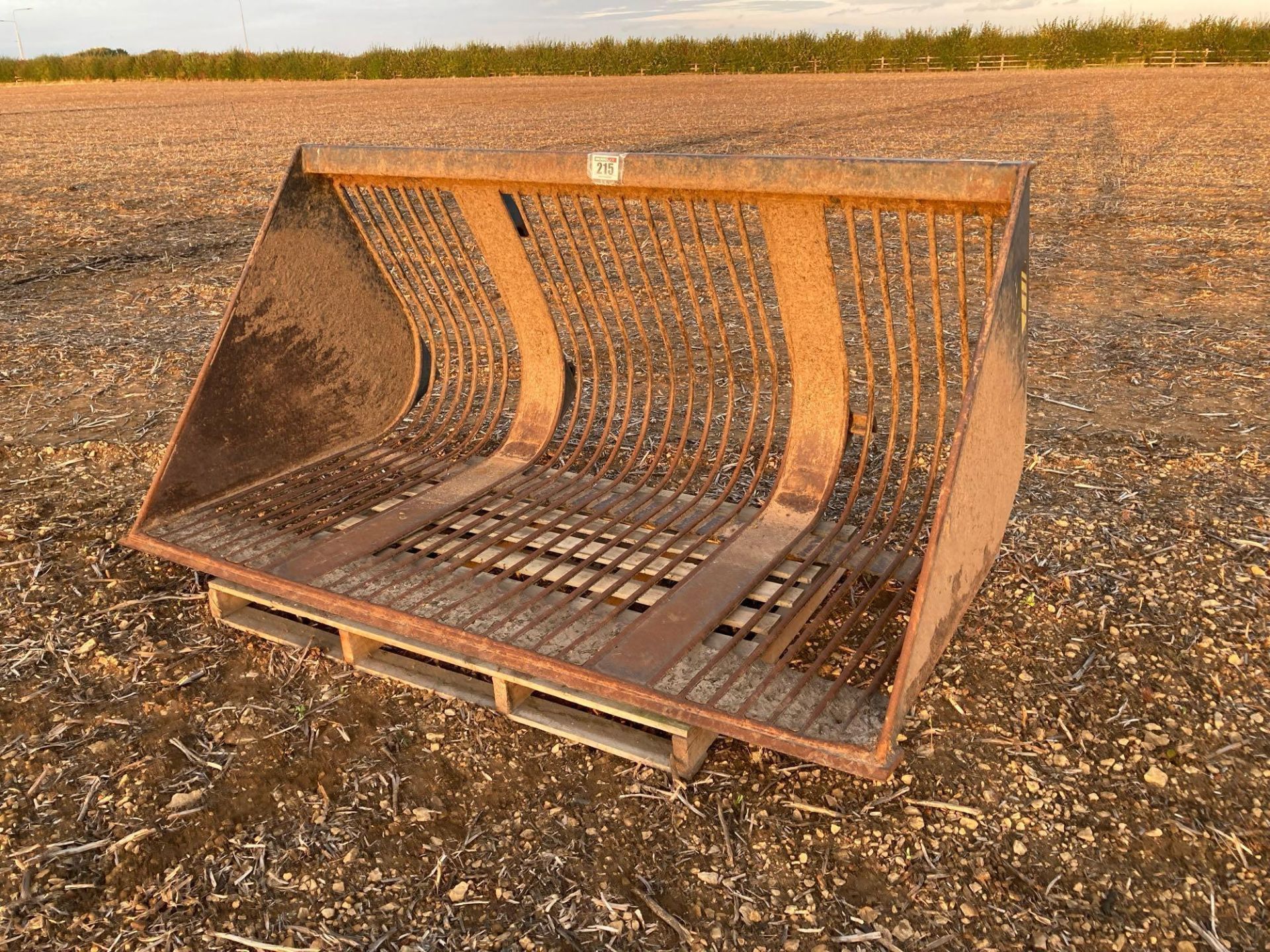 Strimech beet bucket with JCB brackets - Image 2 of 5