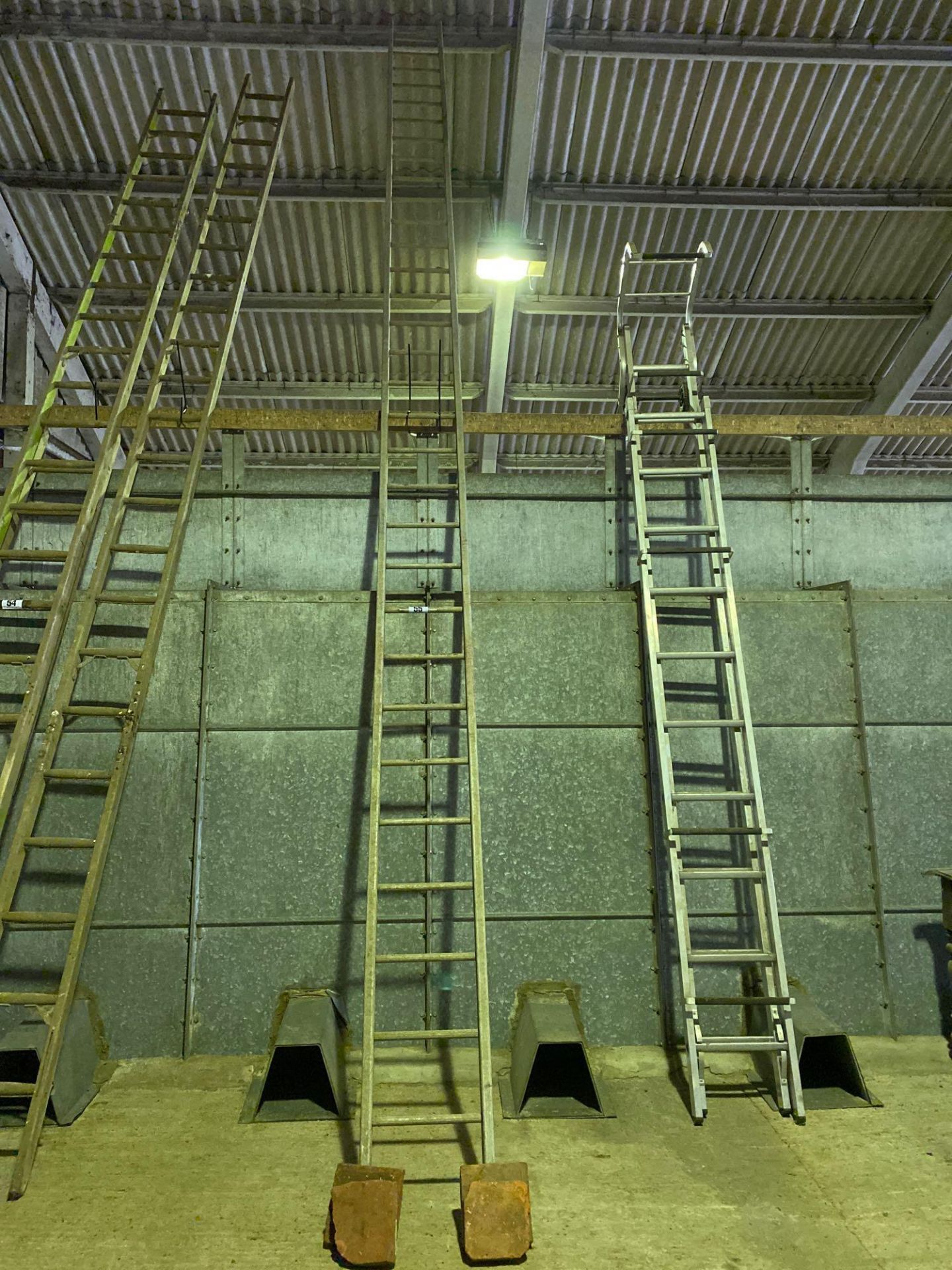 Metal ladder 7.3m