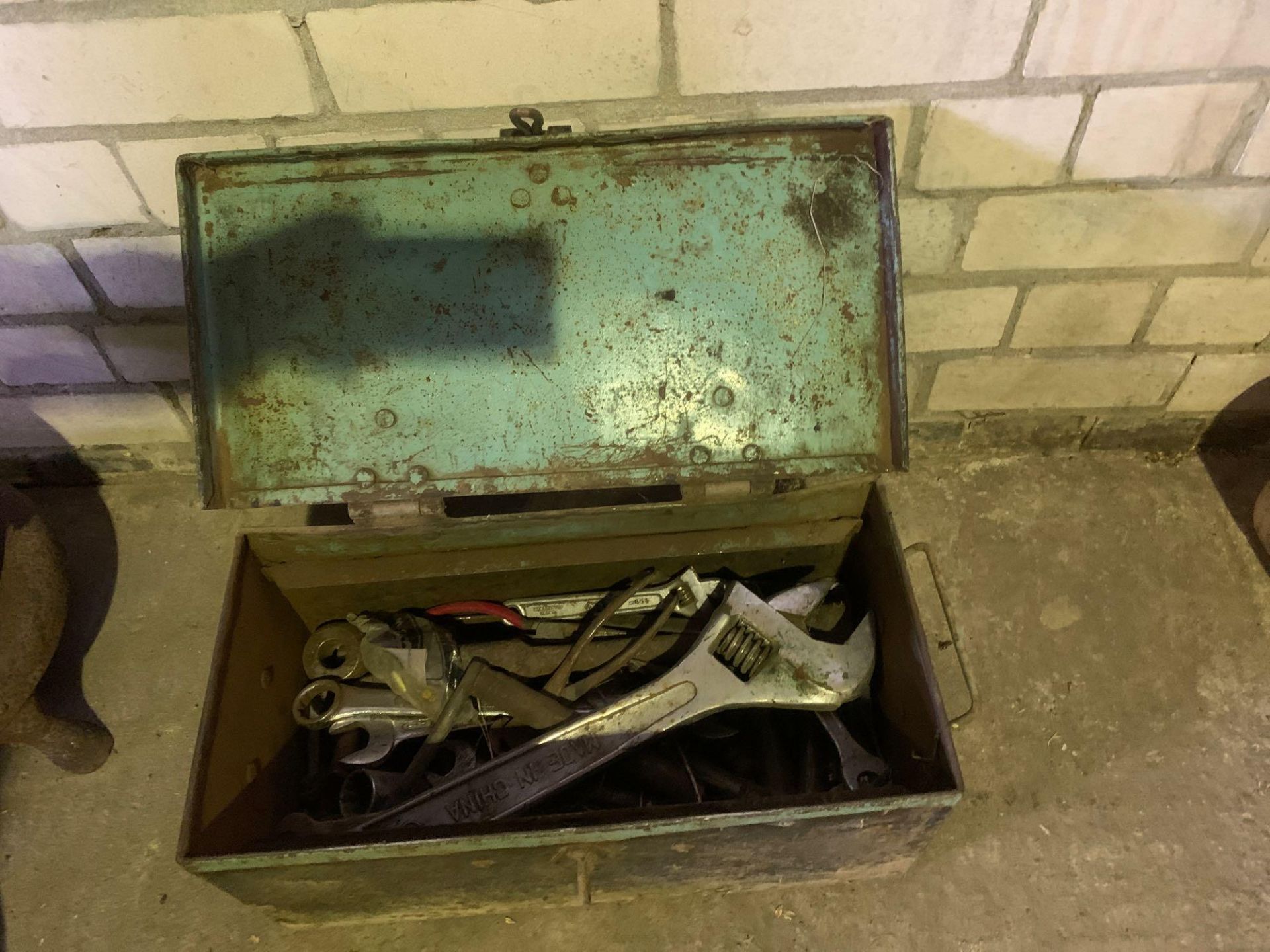 Tool box containing tools - Image 2 of 2