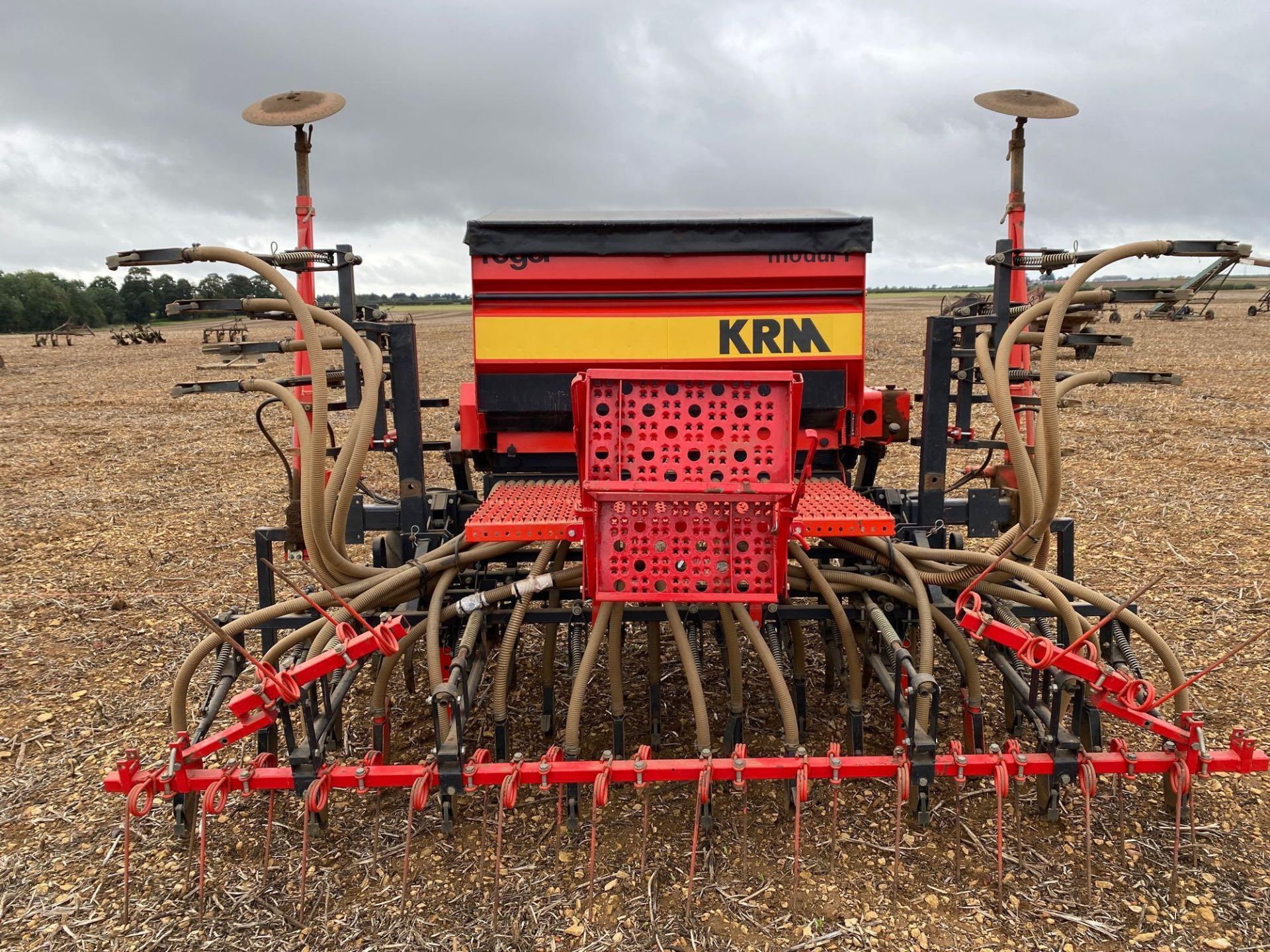 1993 KRM 4m drill R305 c/w marker arms and following harrow, land wheel driven, 0.5t hopper, serial - Image 3 of 5