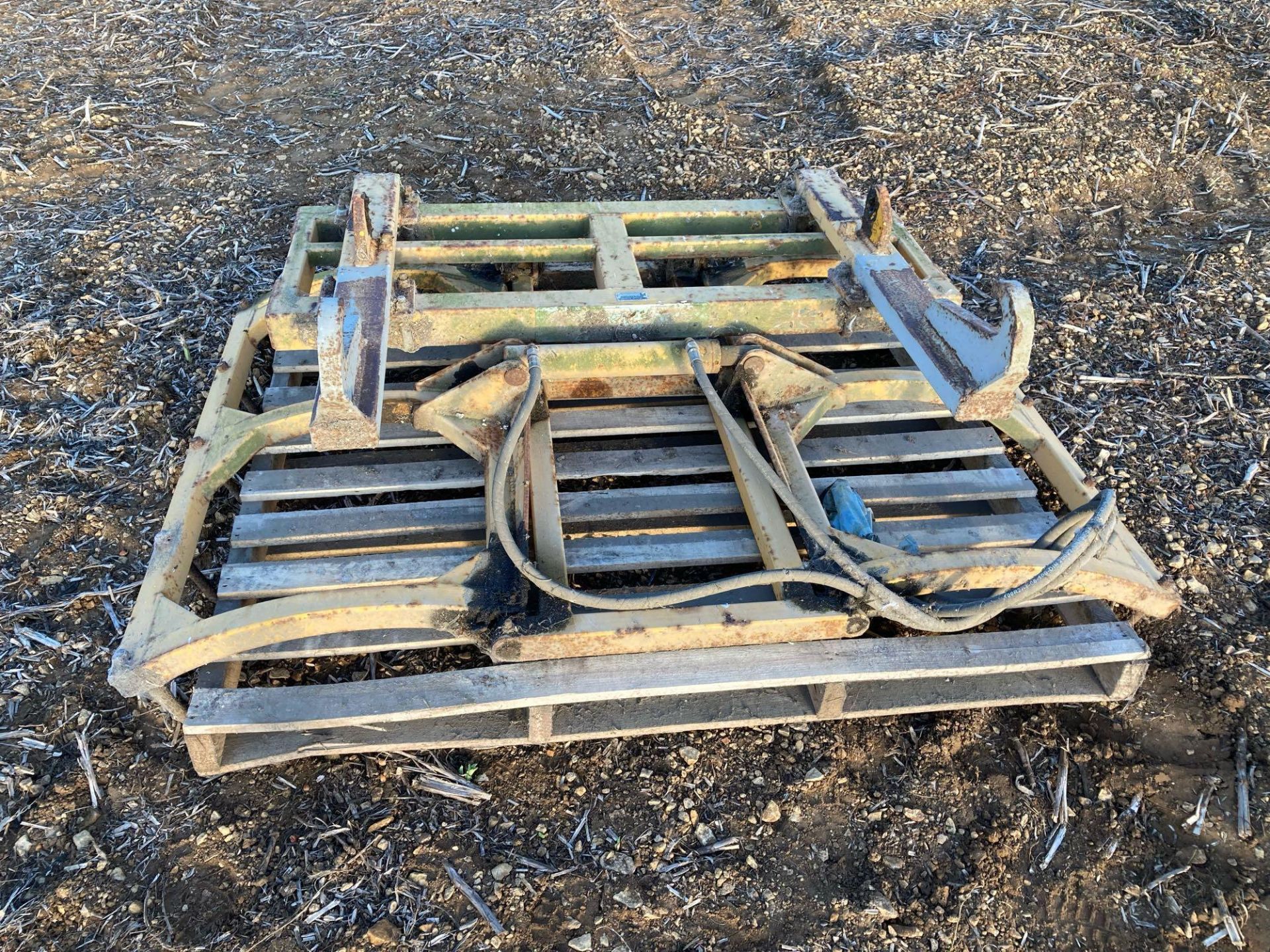 Grays round bale grab with JCB brackets