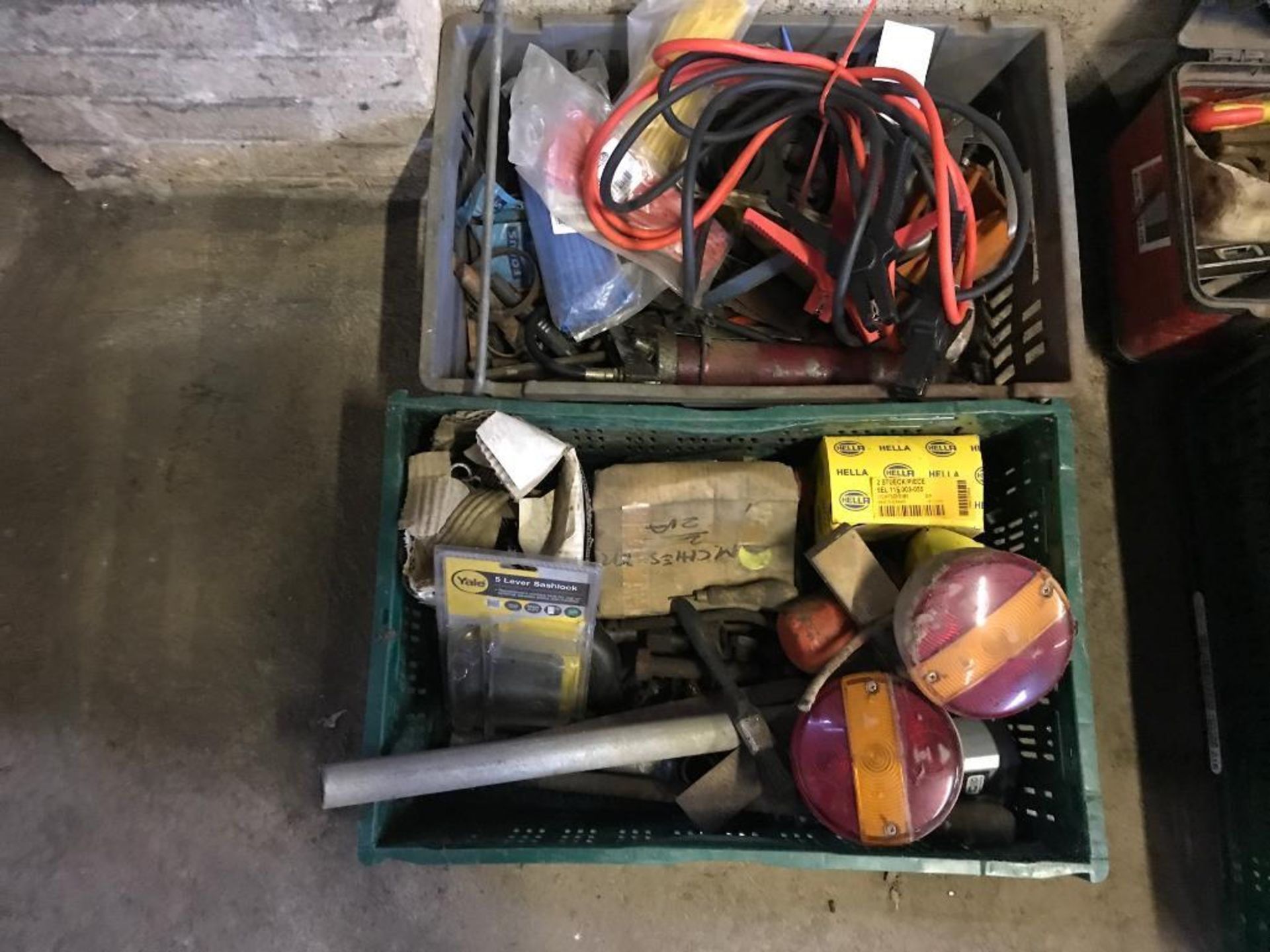 Misc tools, spare parts, lights ect. - Image 2 of 2