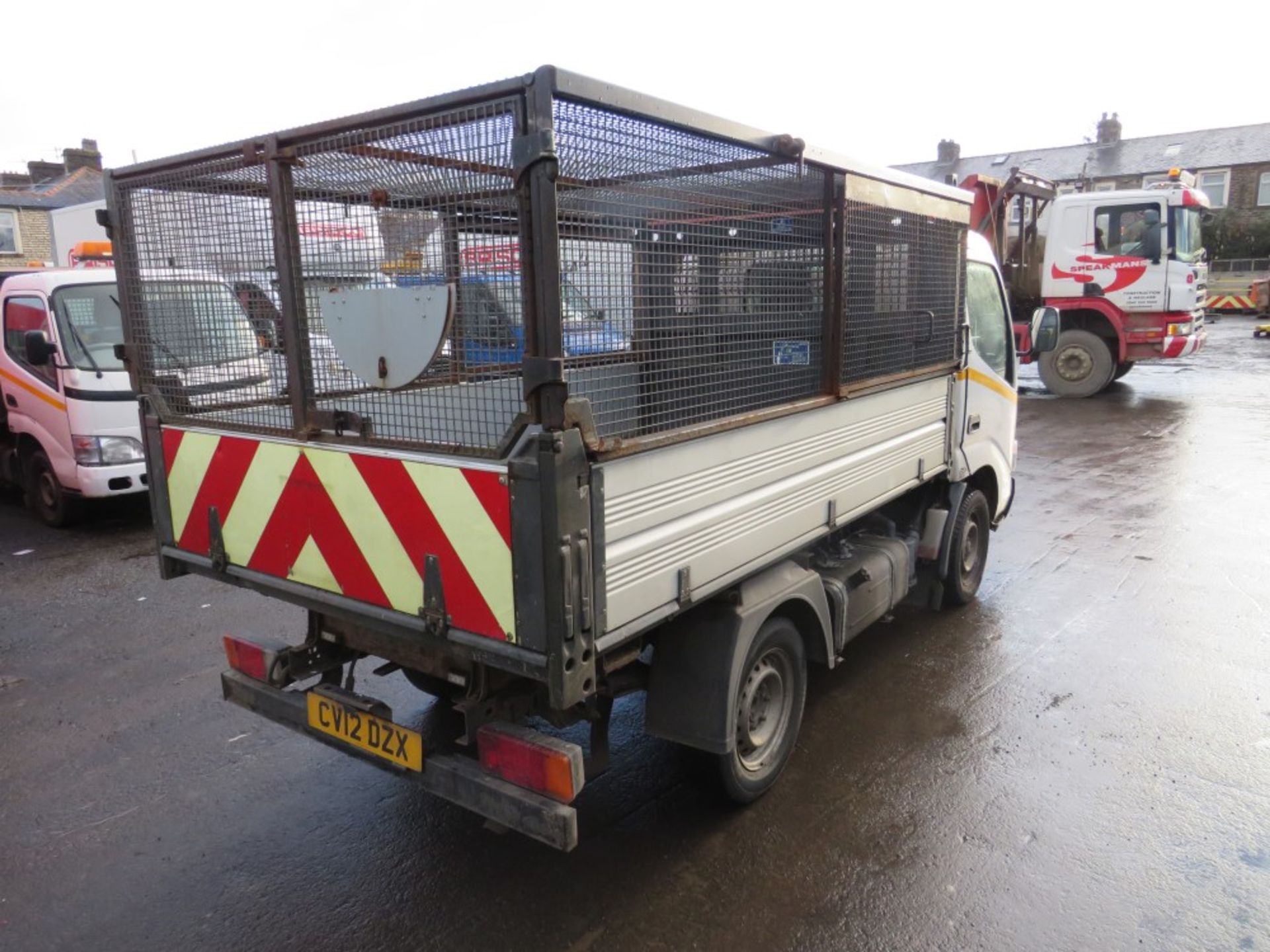 12 reg TOYOTA DYNA 350 D-4D MWB TIPPER (DIRECT COUNCIL) 1ST REG 03/12, TEST 01/21, 96753M, V5 - Image 4 of 5