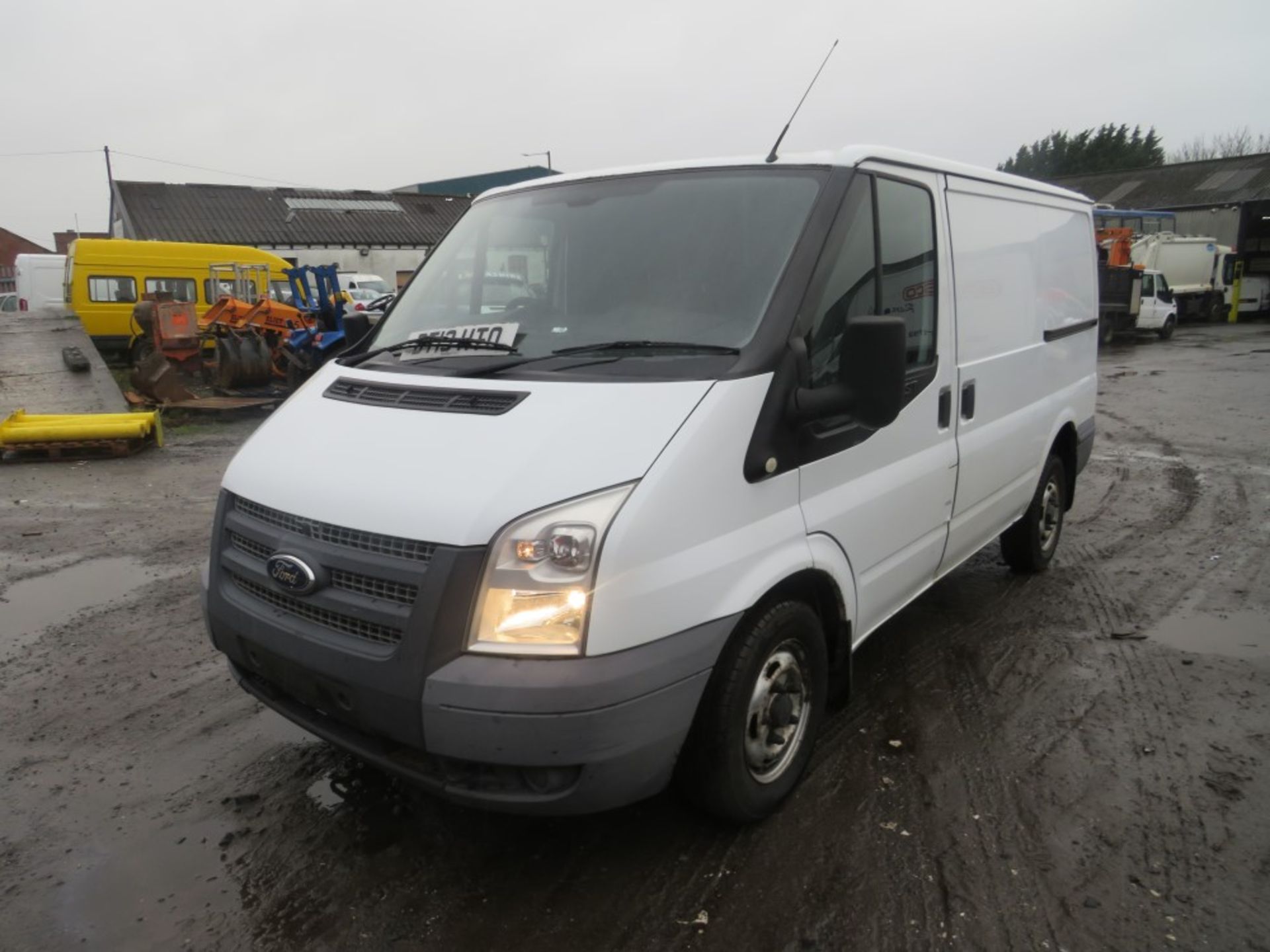 13 reg FORD TRANSIT 100 T260 FWD, 1ST REG 06/13, 129313M, V5 HERE, 2 FORMER KEEPERS [NO VAT] - Image 2 of 6