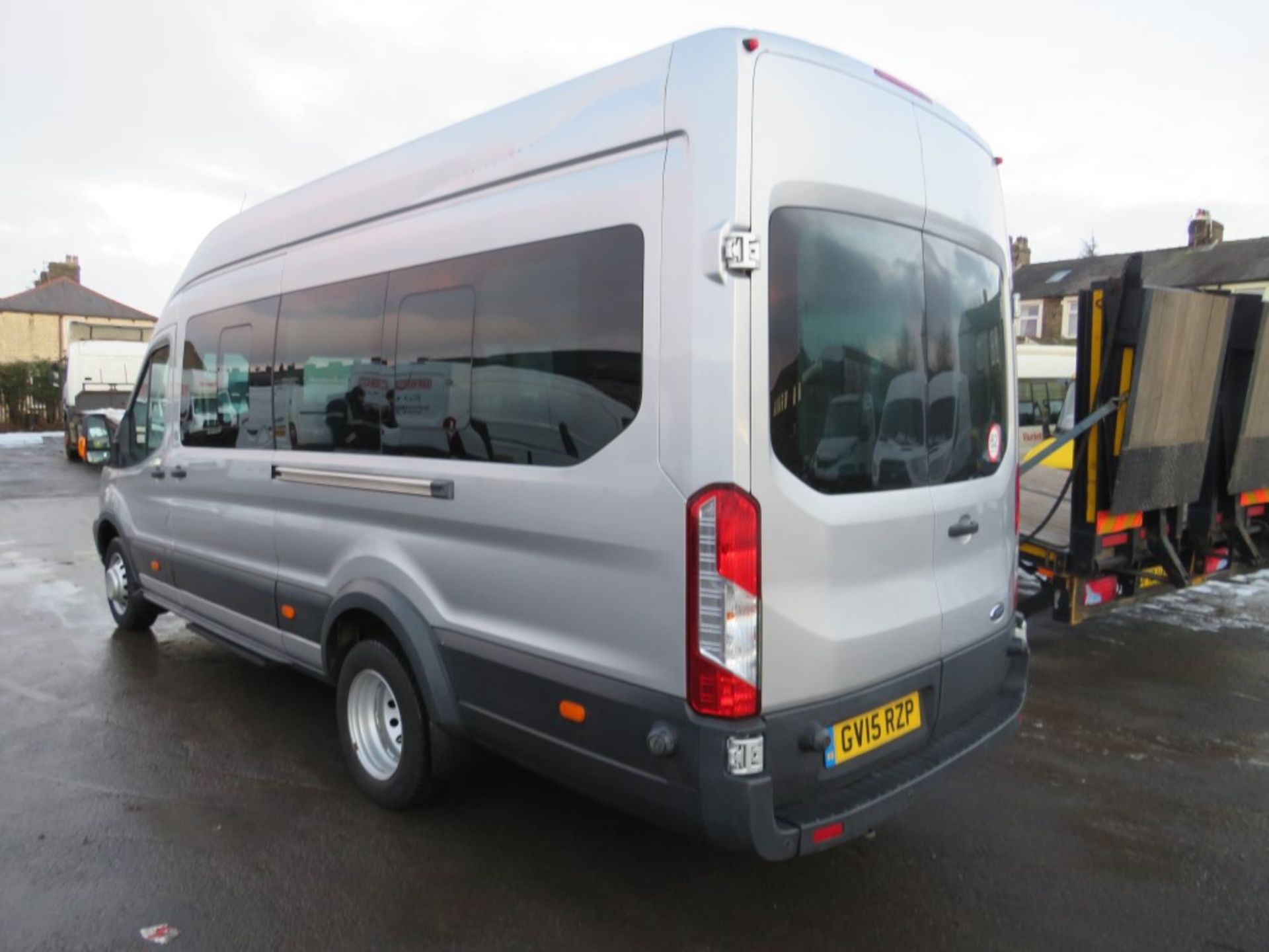 15 reg FORD TRANSIT 460 TREND ECONETIC TECH 17 SEAT MINIBUS, 2ST REG 08/15, TEST 10/21, 20000M - Image 3 of 6