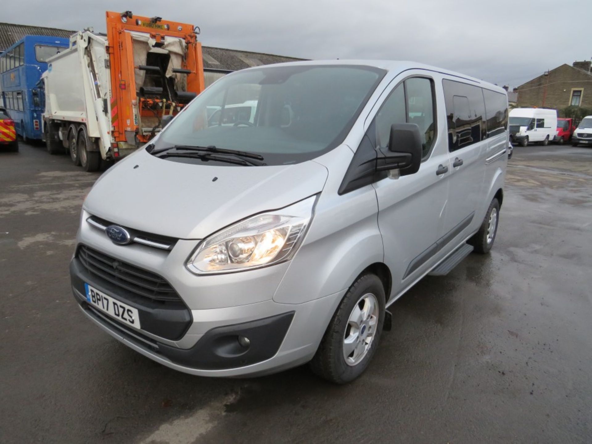 17 reg FORD TOURNEO CUSTOM 310 ZETEC TDCI BUS, 1ST REG 05/17, 69953M WARRANTED, V5 HERE, 1 OWNER - Image 2 of 6