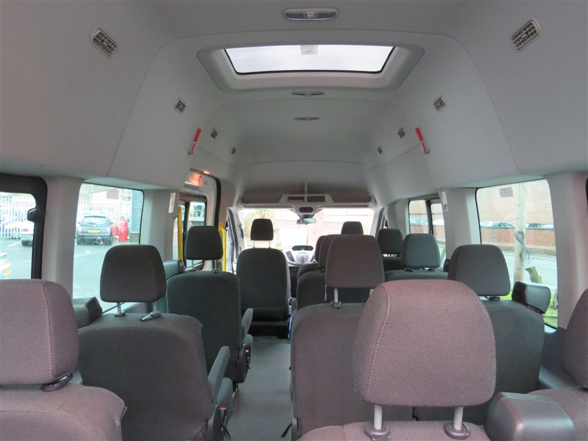 15 reg FORD TRANSIT TREND 2.2 17 SEAT EURO 6 MINIBUS (LOCATION PAIDHAM) 1ST REG 08/15, TEST 08/21, - Image 6 of 8