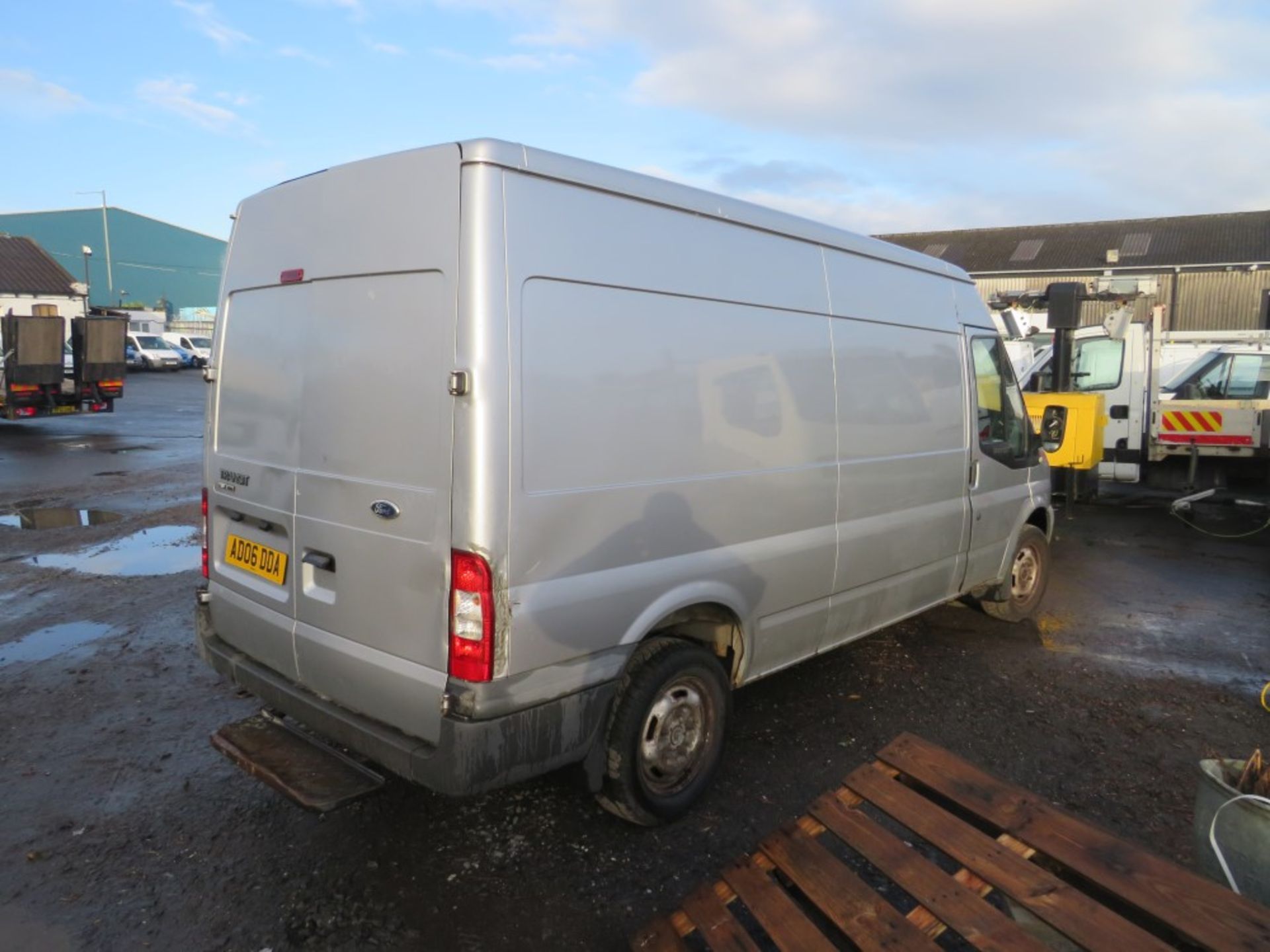 06 reg FORD TRANSIT 115 T350L RWD (NON RUNNER) 1ST REG 06/06, TEST 03/21, 131129M, V5 HERE, 5 FORMER - Image 4 of 5