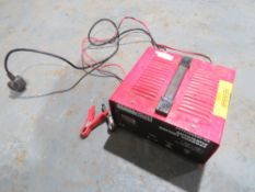 BATTERY CHARGER (DIRECT HIRE CO) [+ VAT]