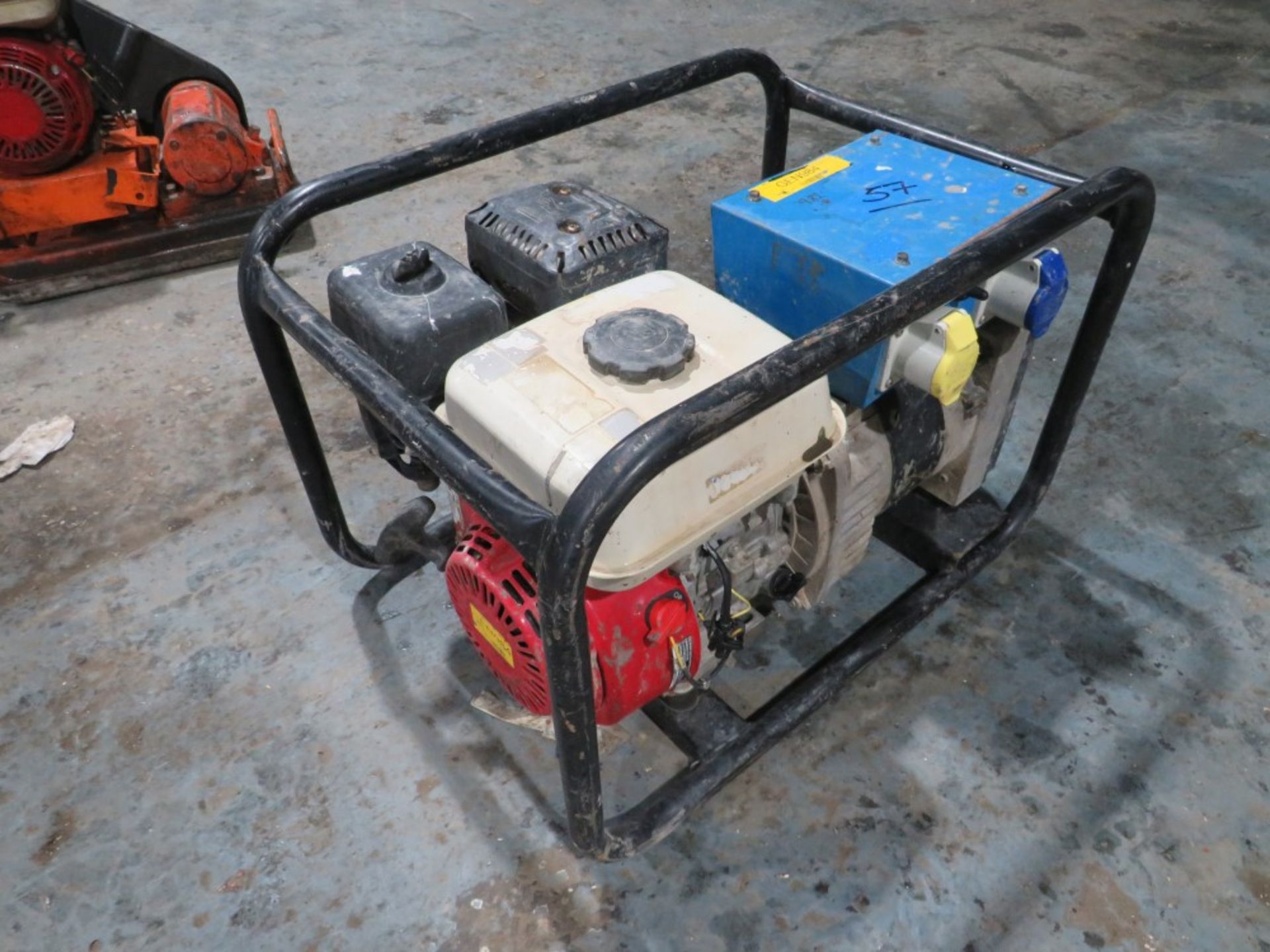 2.7 KVA PETROL GENERATOR (DIRECT HIRE CO) [+ VAT]