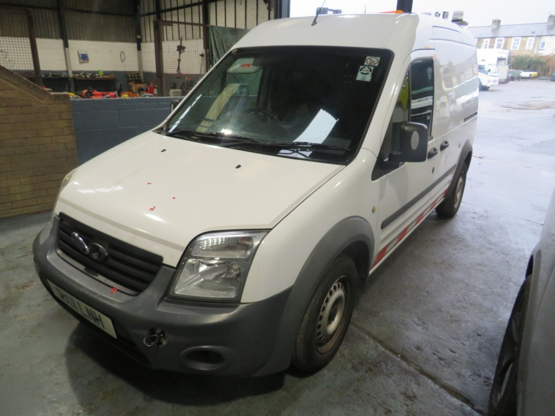 11 reg FORD TRANSIT CONNECT 90 T230 (NON RUNNER) 1ST REG 05/11, TEST 07/21, 67583M WARRANTED, V5 - Image 2 of 6