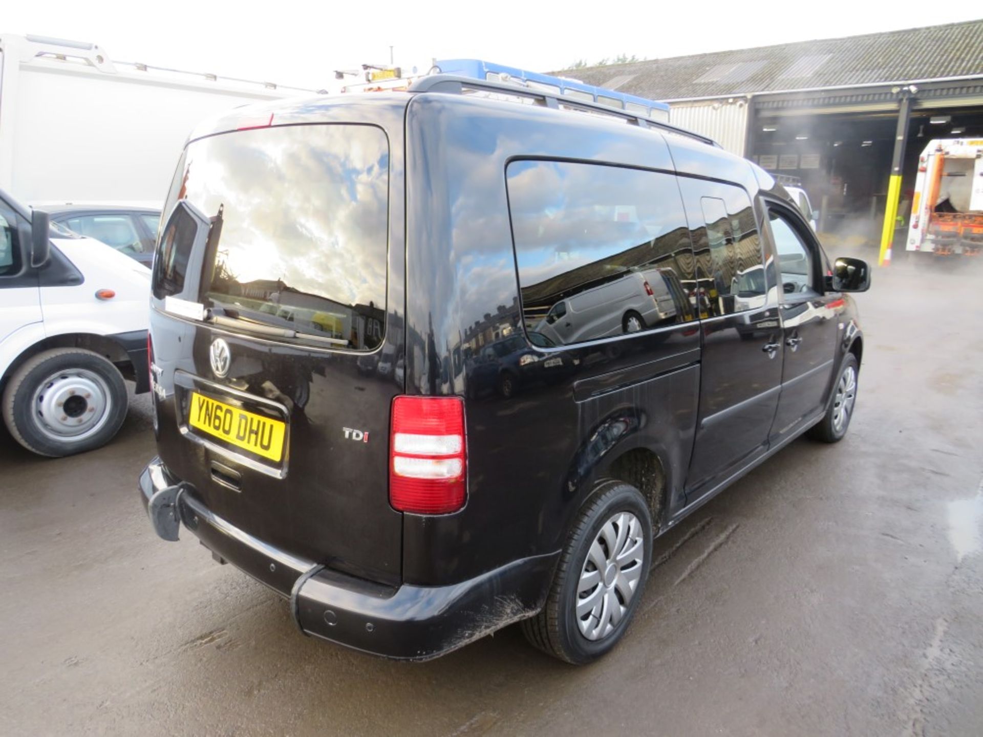 60 reg VW CADDY MAXI C20 LIFE TDI S-A, WHEELCHAIR ACCESSIBLE, 1ST REG 02/11, 55023M WARRANTED, V5 - Image 4 of 7