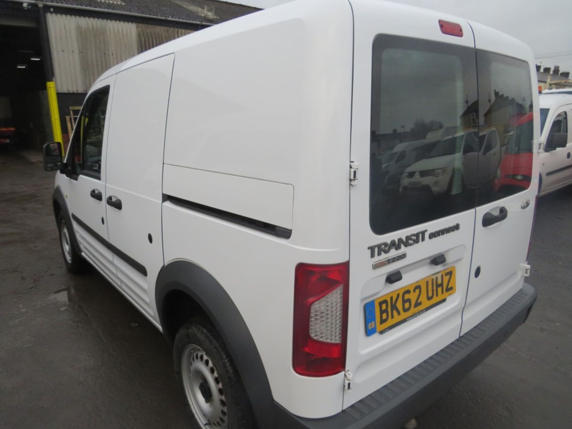 62 reg FORD TRANSIT CONNECT T220 CREW VAN, 1ST REG 10/12, 100065M WARRANTED, V5 HERE, 1 OWNER FROM - Image 3 of 7