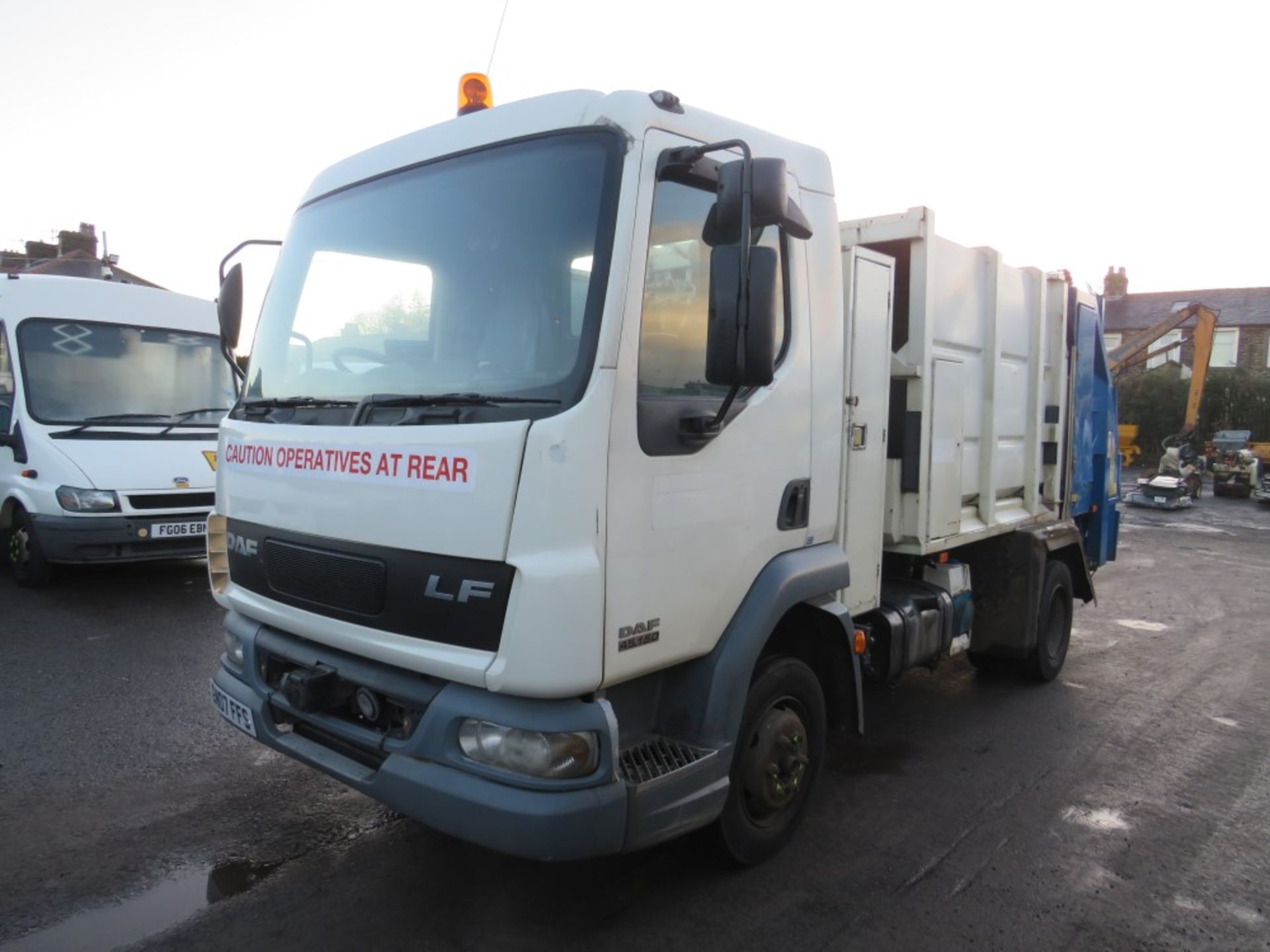 07 reg DAF FA LF45.150 REFUSE WAGON (GEAR BOX FAULTY - NO REVERSE) (DIRECT COUNCIL) 1ST REG 06/07, - Image 2 of 5