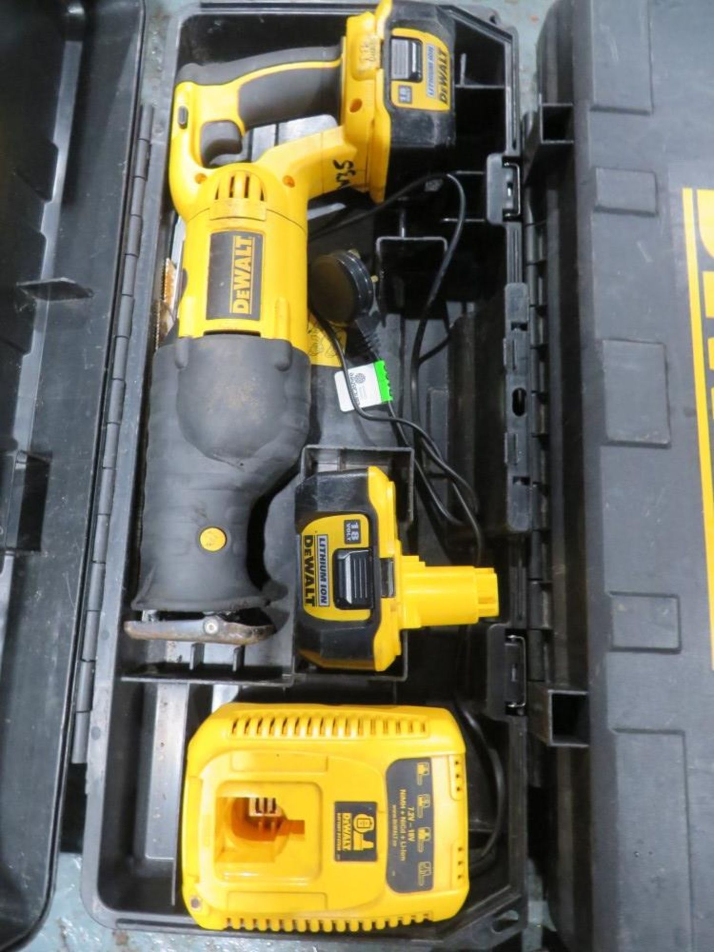 DEWALT BATTERY SAW (14) (DIRECT LANCS FIRE & RESCUE) [+ VAT]