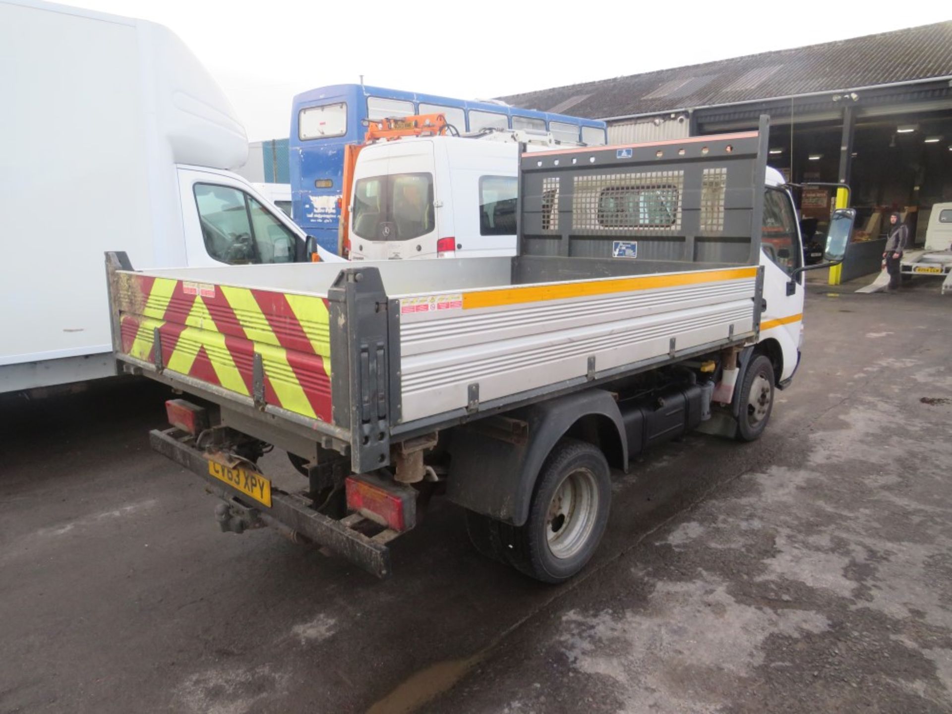 63 reg TOYOTA DYNA 350 D-4D MWB TIPPER (DIRECT COUNCIL) 1ST REG 01/14, TEST 01/21, 47947M, V5 - Image 4 of 5