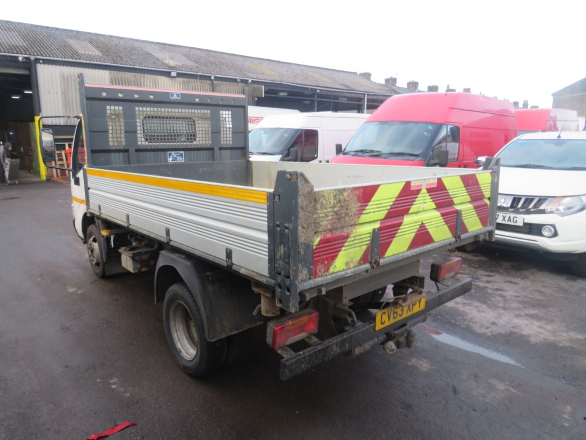 63 reg TOYOTA DYNA 350 D-4D MWB TIPPER (DIRECT COUNCIL) 1ST REG 01/14, TEST 01/21, 47947M, V5 - Image 3 of 5