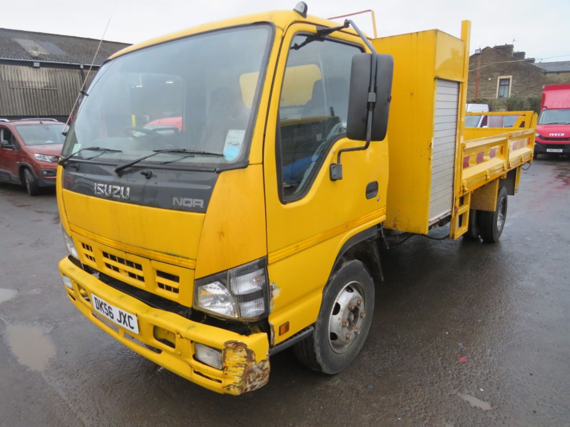 56 reg ISUZU NQR75-M 7.5t FLAT BED, 1ST REG 02/07, V5 HERE, 1 OWNER FROM NEW [+ VAT] - Image 2 of 5