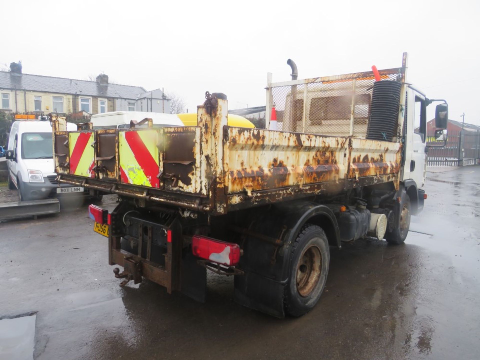 56 reg MAN TGL 8.180 7.5 TON TIPPER (DIRECT COUNCIL) 1ST REG 02/07, TEST 10/21, 119669KM, V5 HERE, 1 - Image 4 of 5